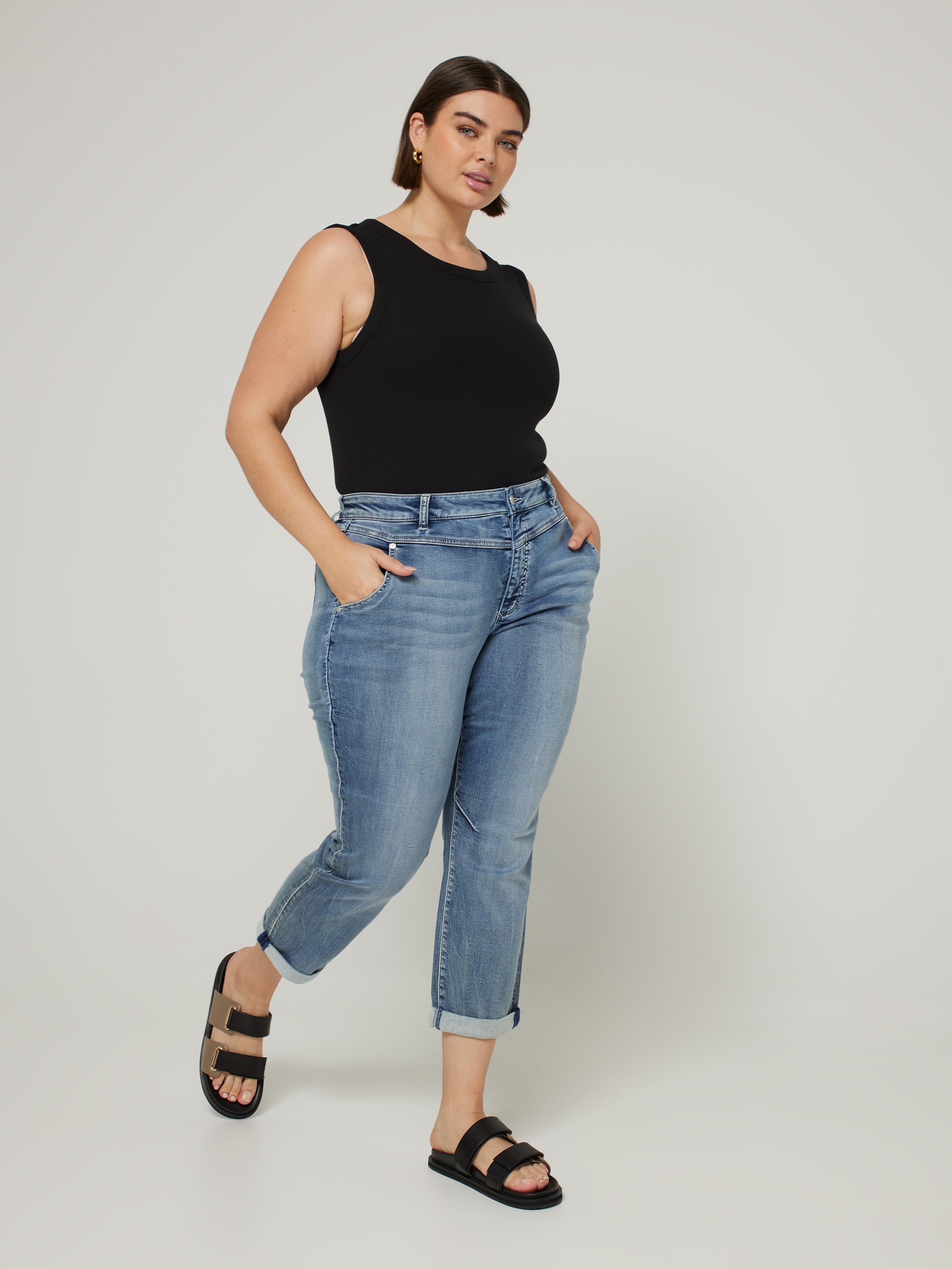 Curve Amaze Mid Rise Yoke Front Boyfriend Jean Vulcan Just Jeans Online