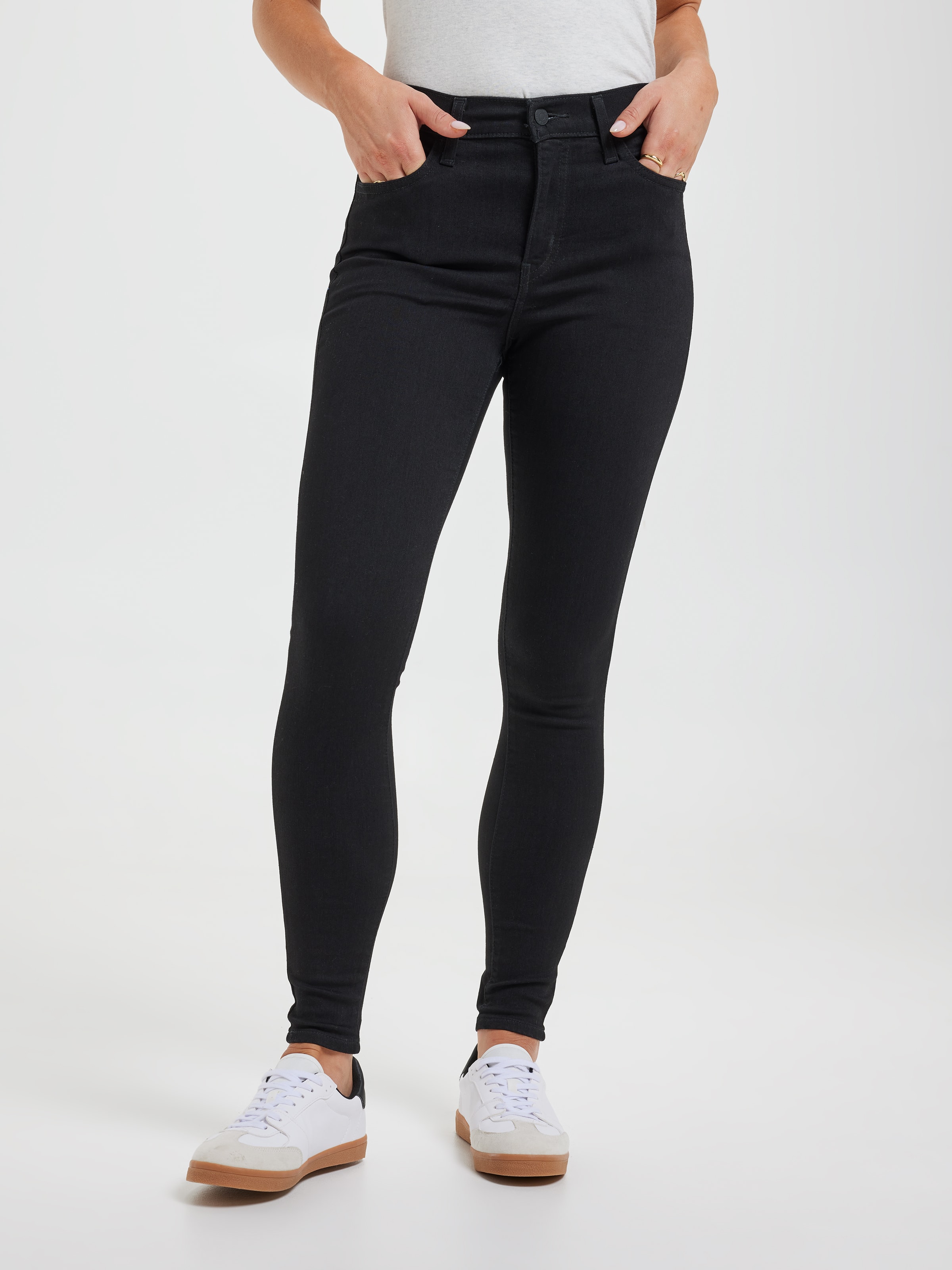 720 High Rise Super Skinny In Black Squared