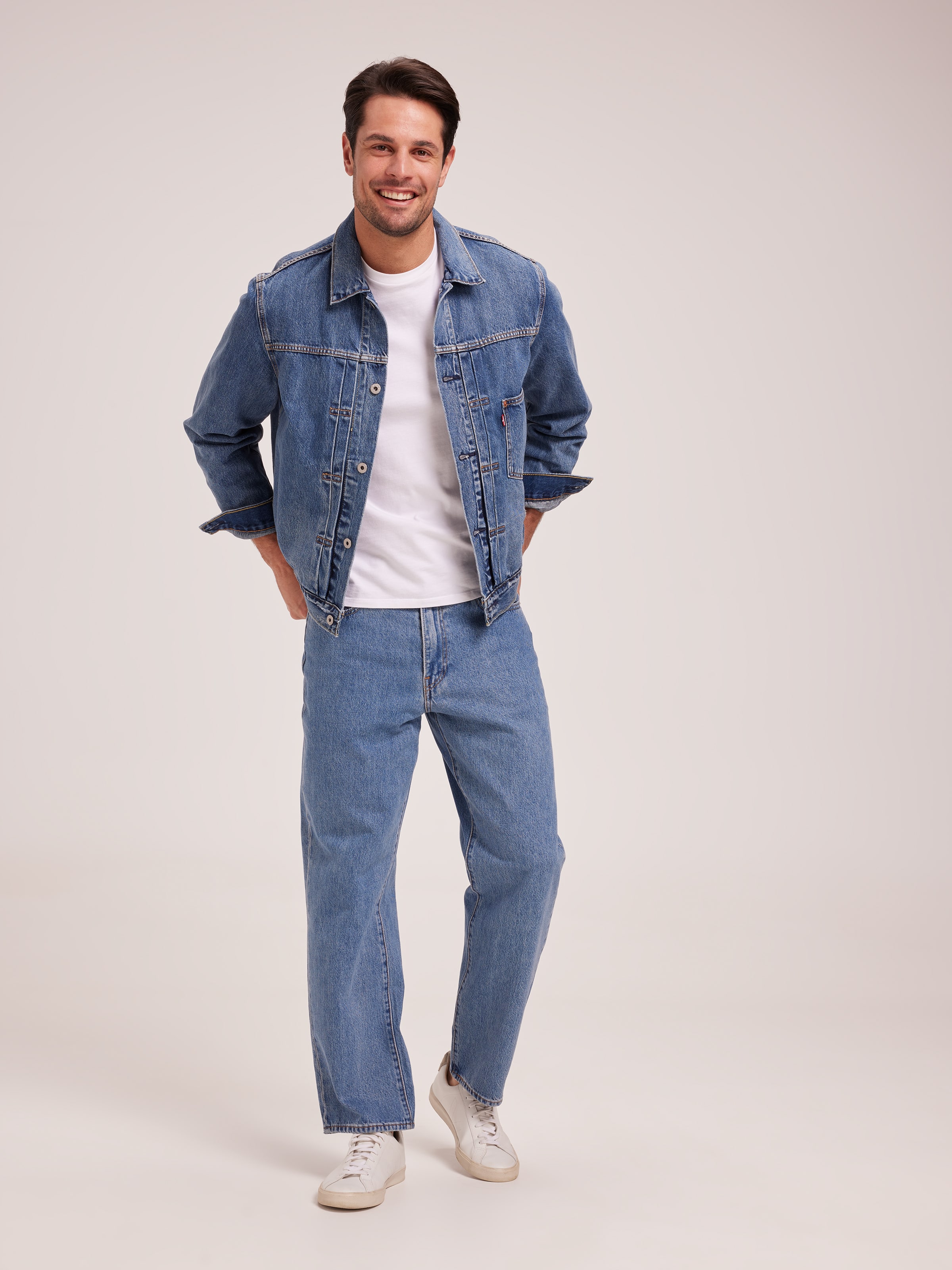 568 Loose Straight In Blue Essentials