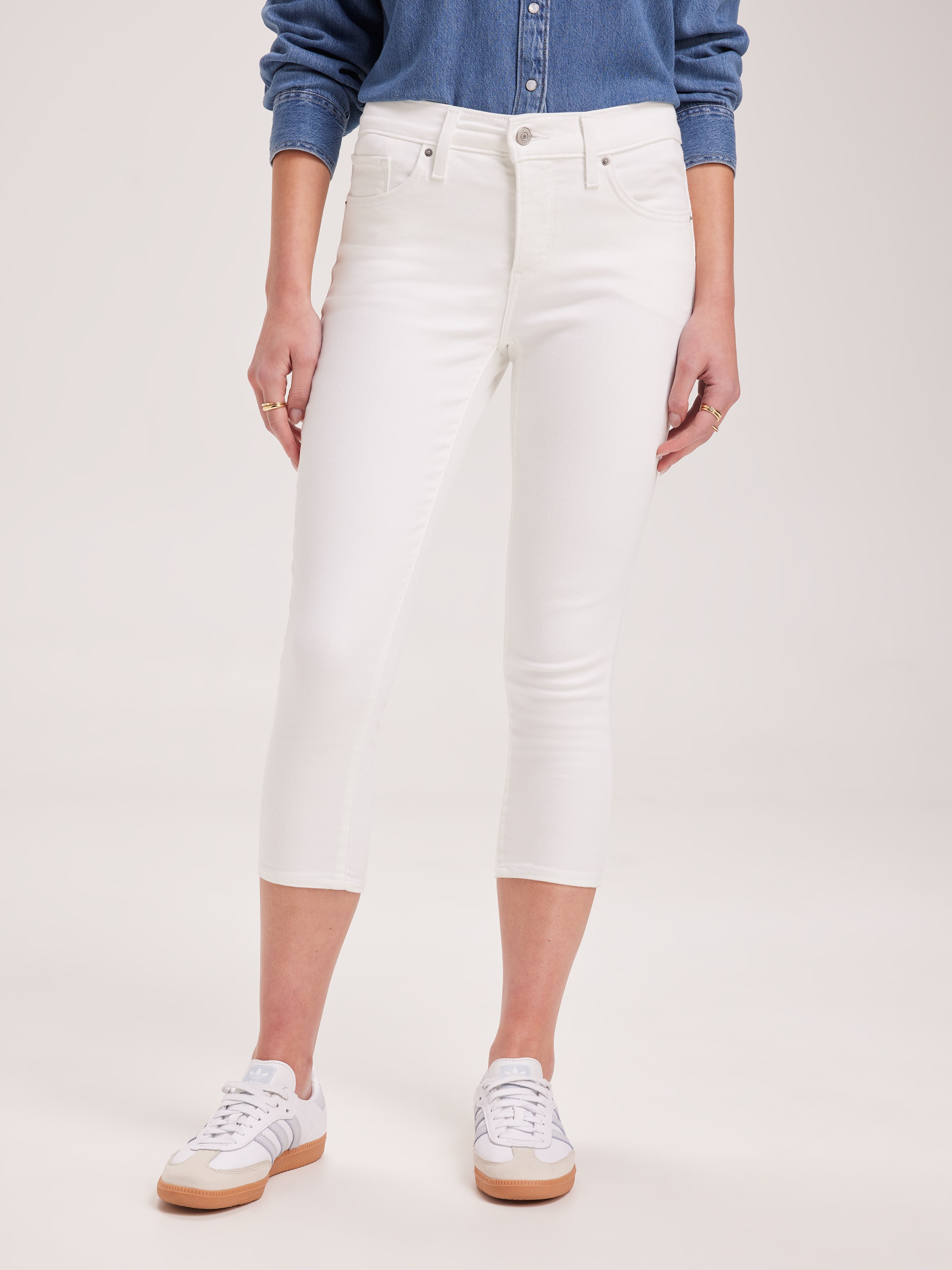 311 Skinny Capri In White
