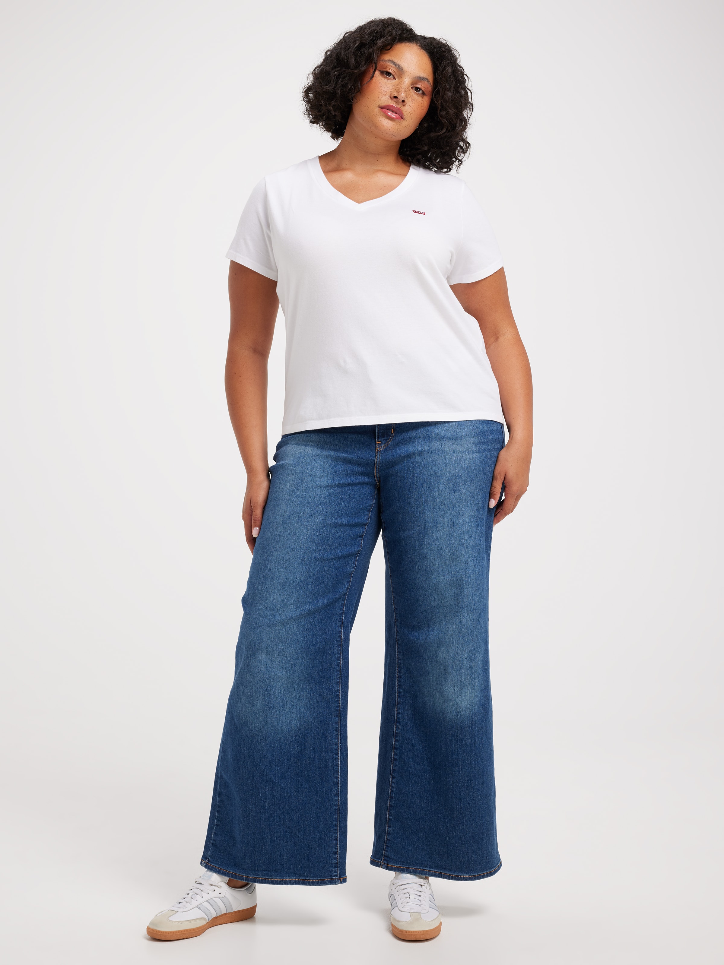 Curve Perfect V Neck Tee In White