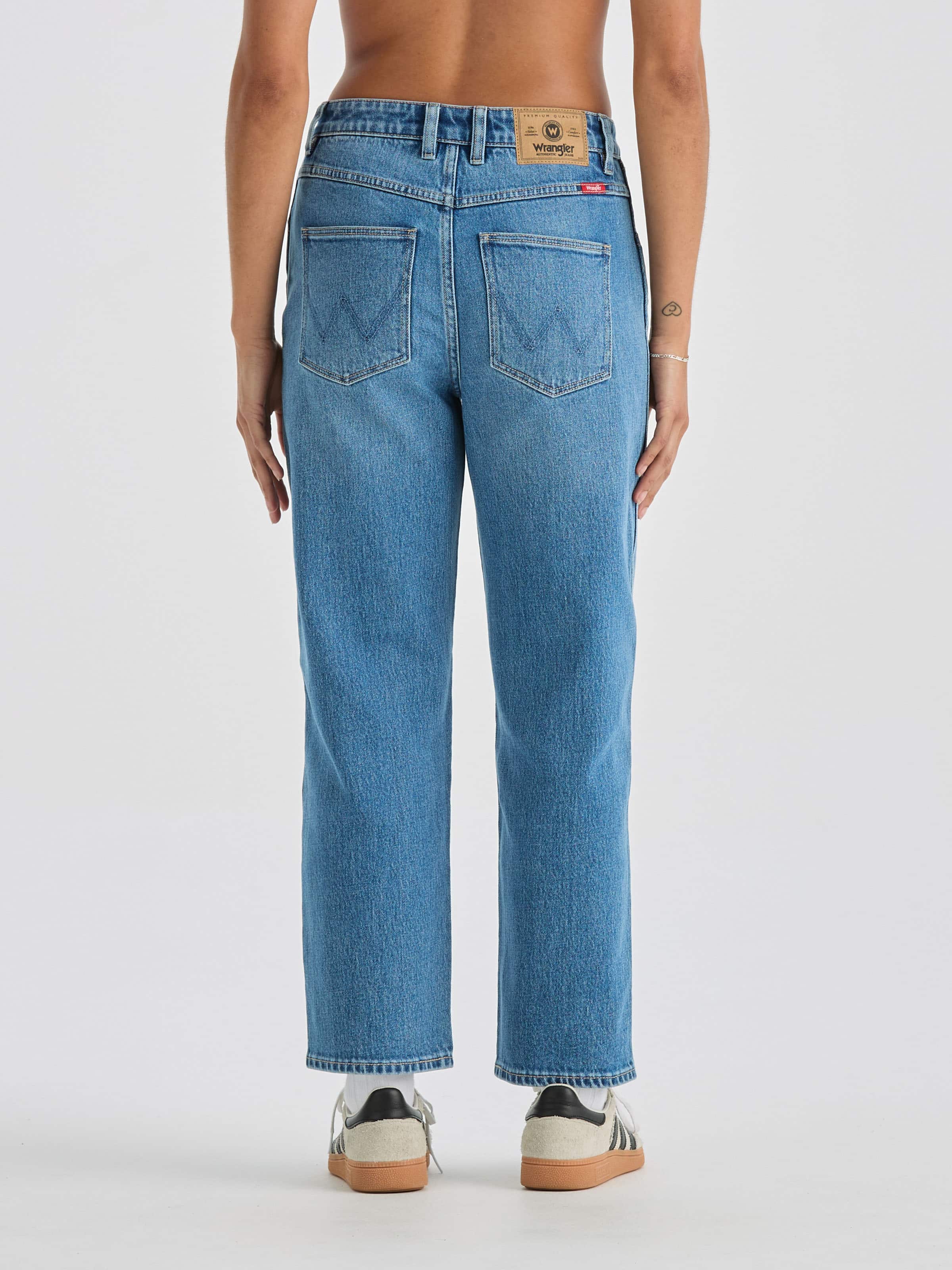 Hi Claudia Crop In Live Blue