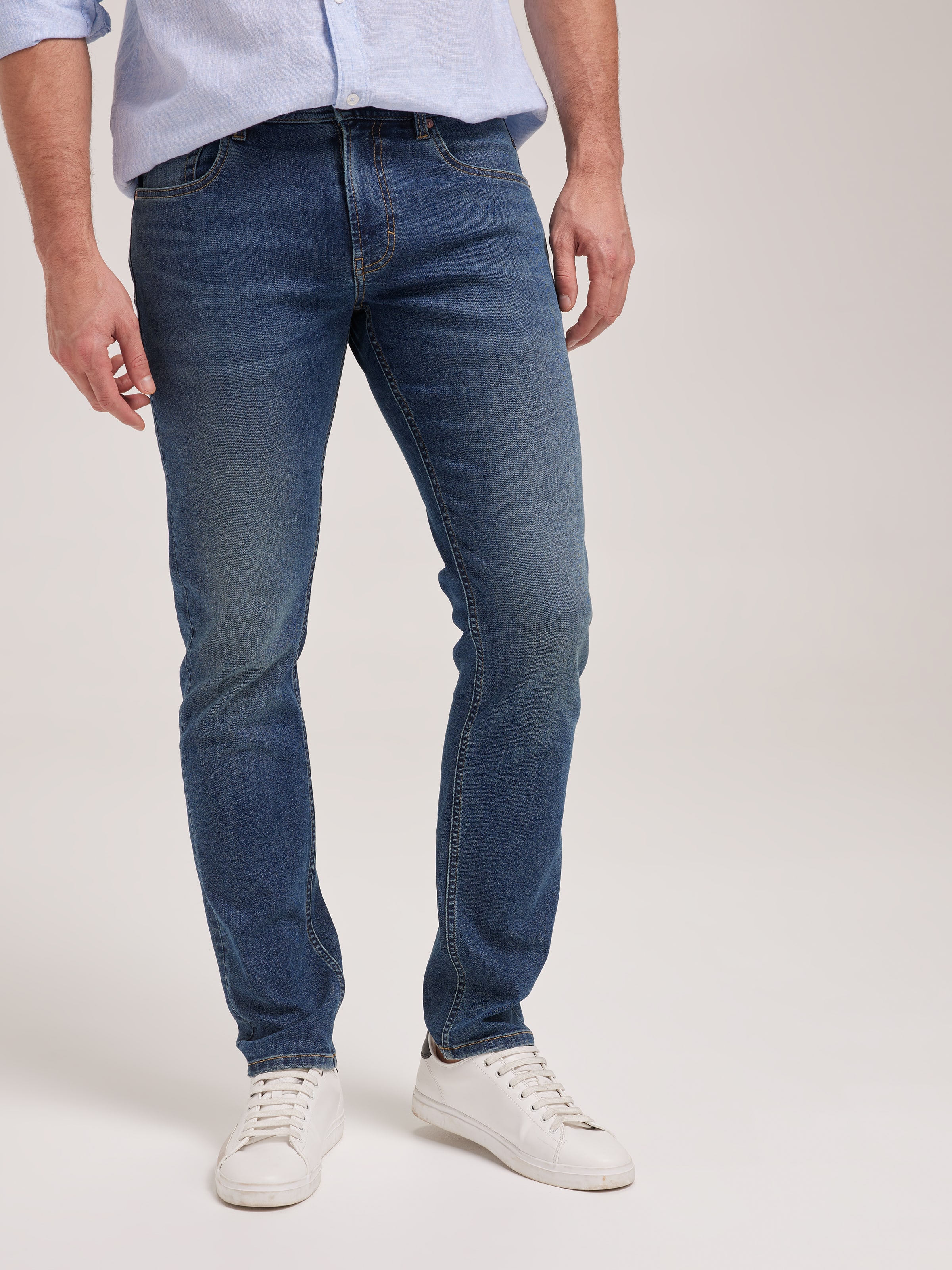 Stretch Slim Tapered Leg