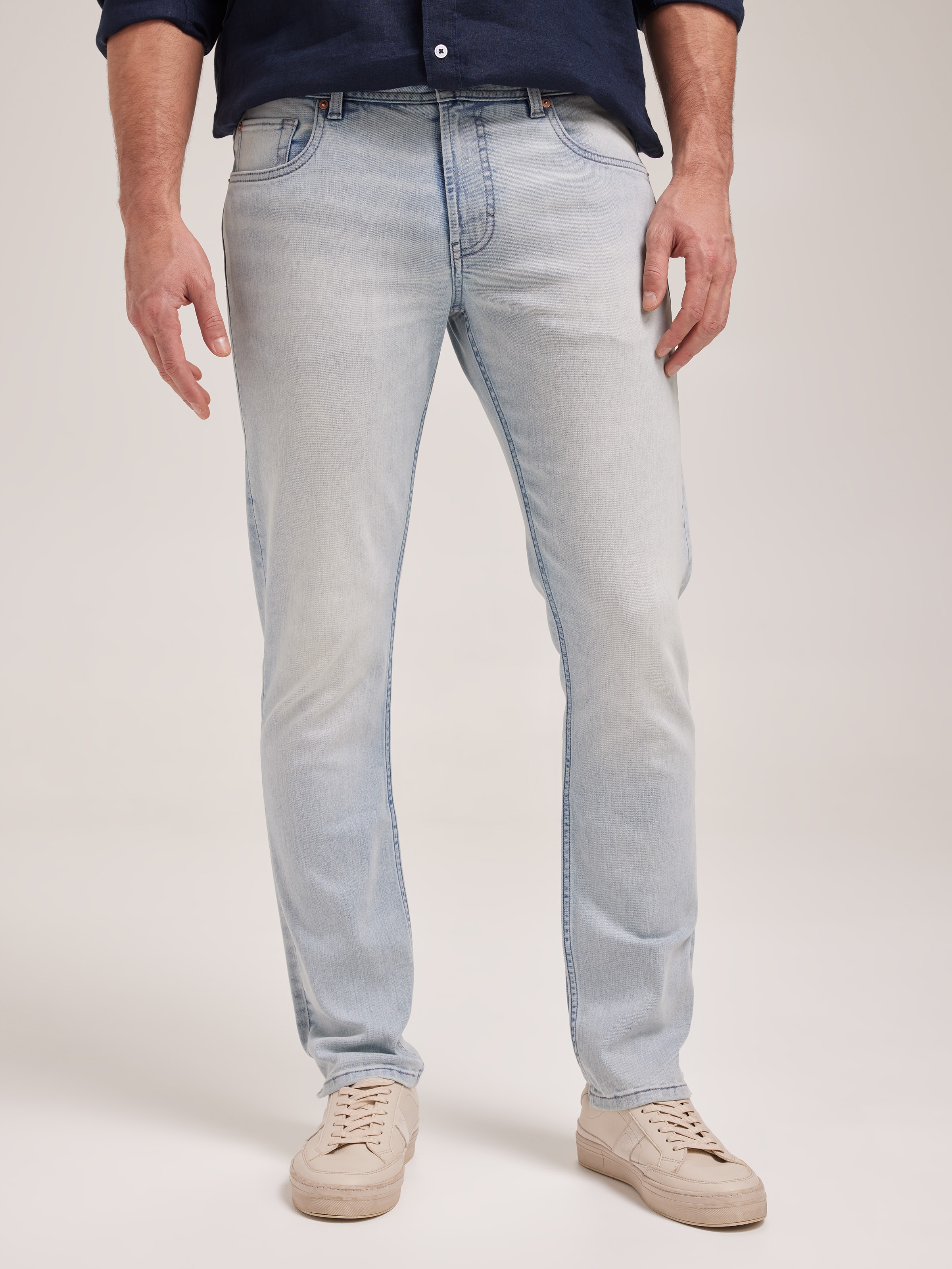 Stretch Slim Tapered Leg