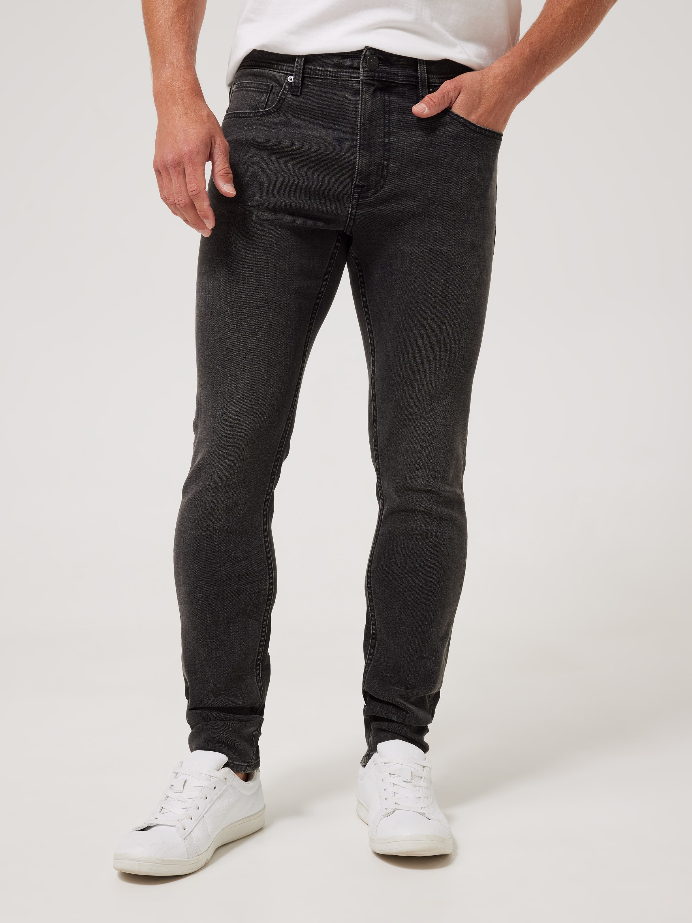 Stretch Skinny Tapered Leg Jean