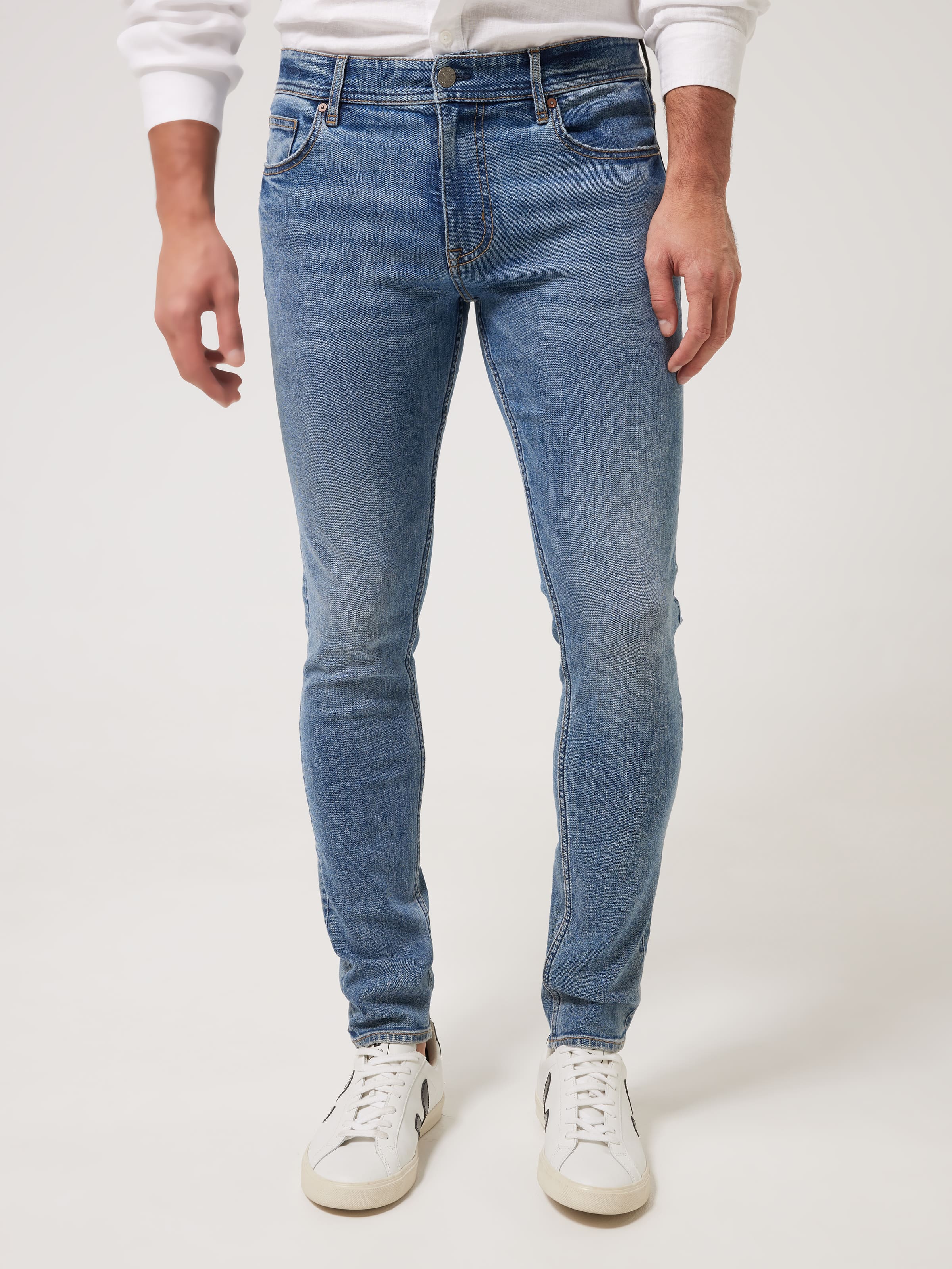 Stretch Skinny Tapered Leg Jean