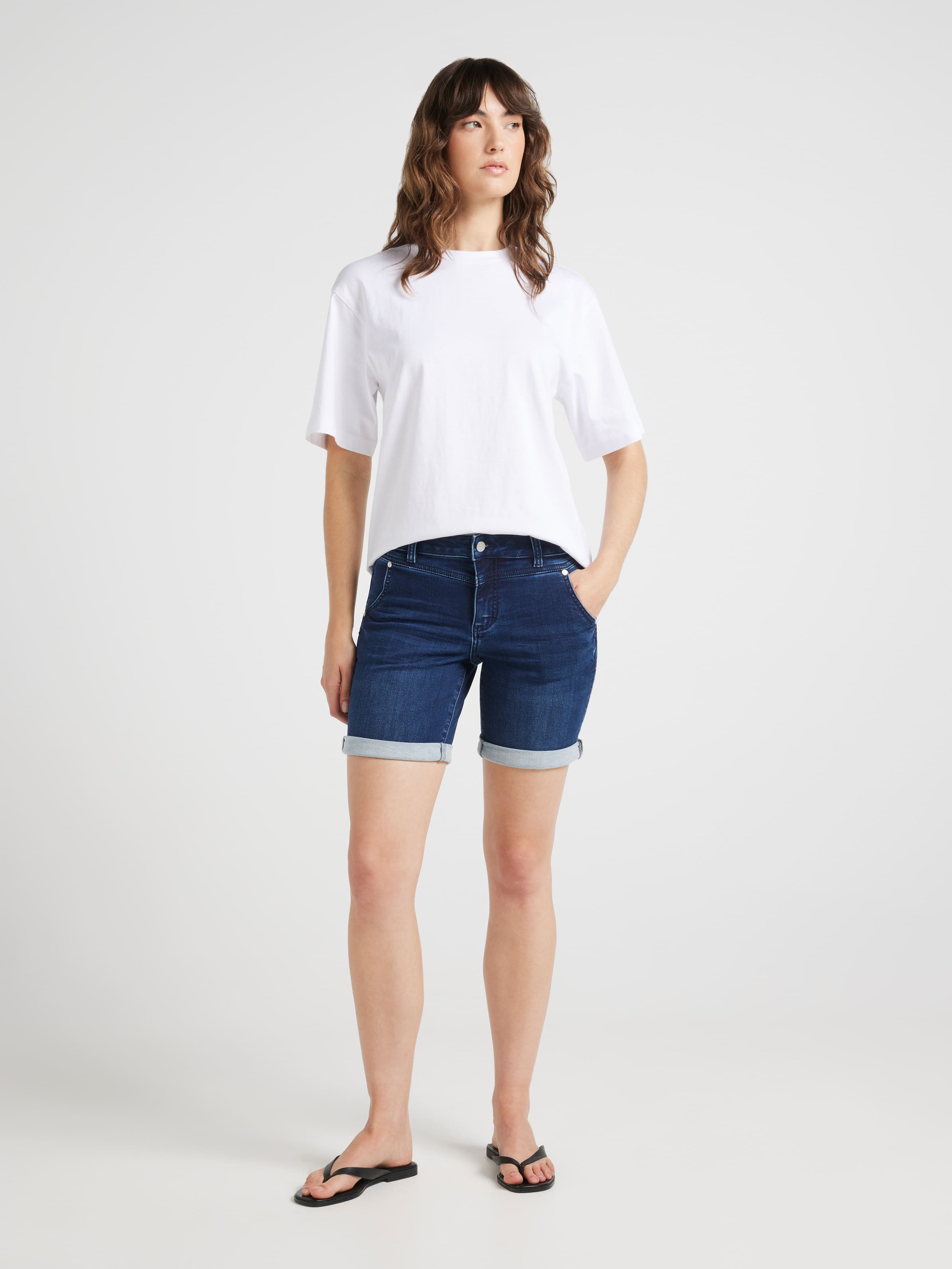 Amaze Mid Rise Girlfriend Short