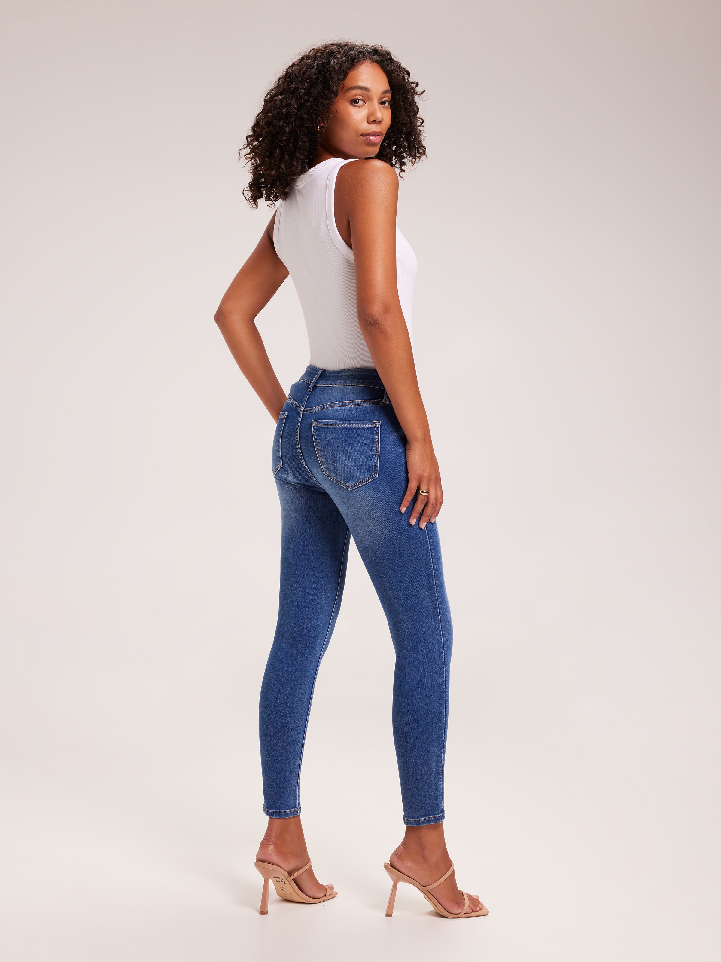 Style & Co Women's Petite Curvy Cuffed Capri Jeans (4 Petite, Caneel)