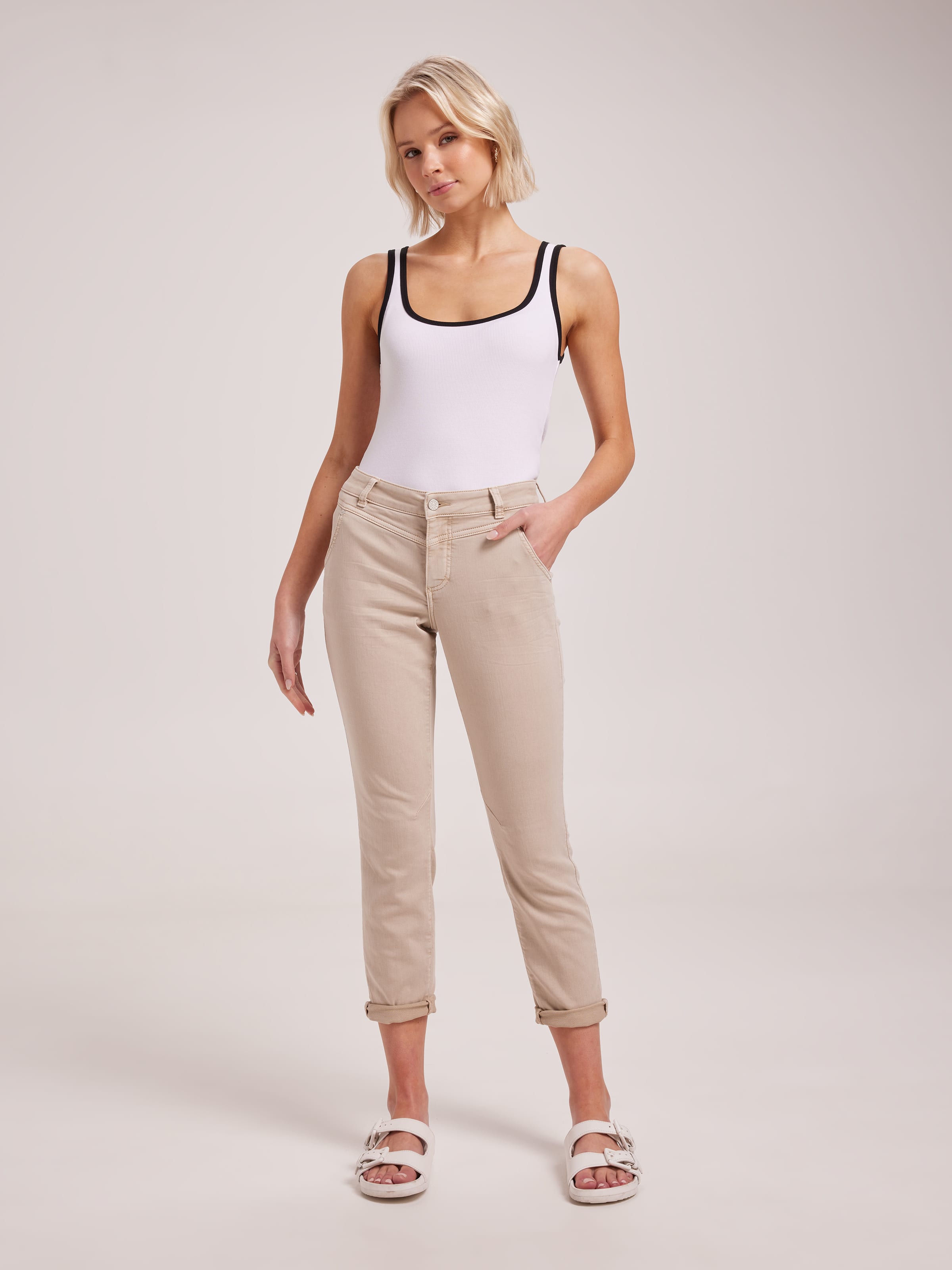 Amaze Yoke Front Boyfriend Jean