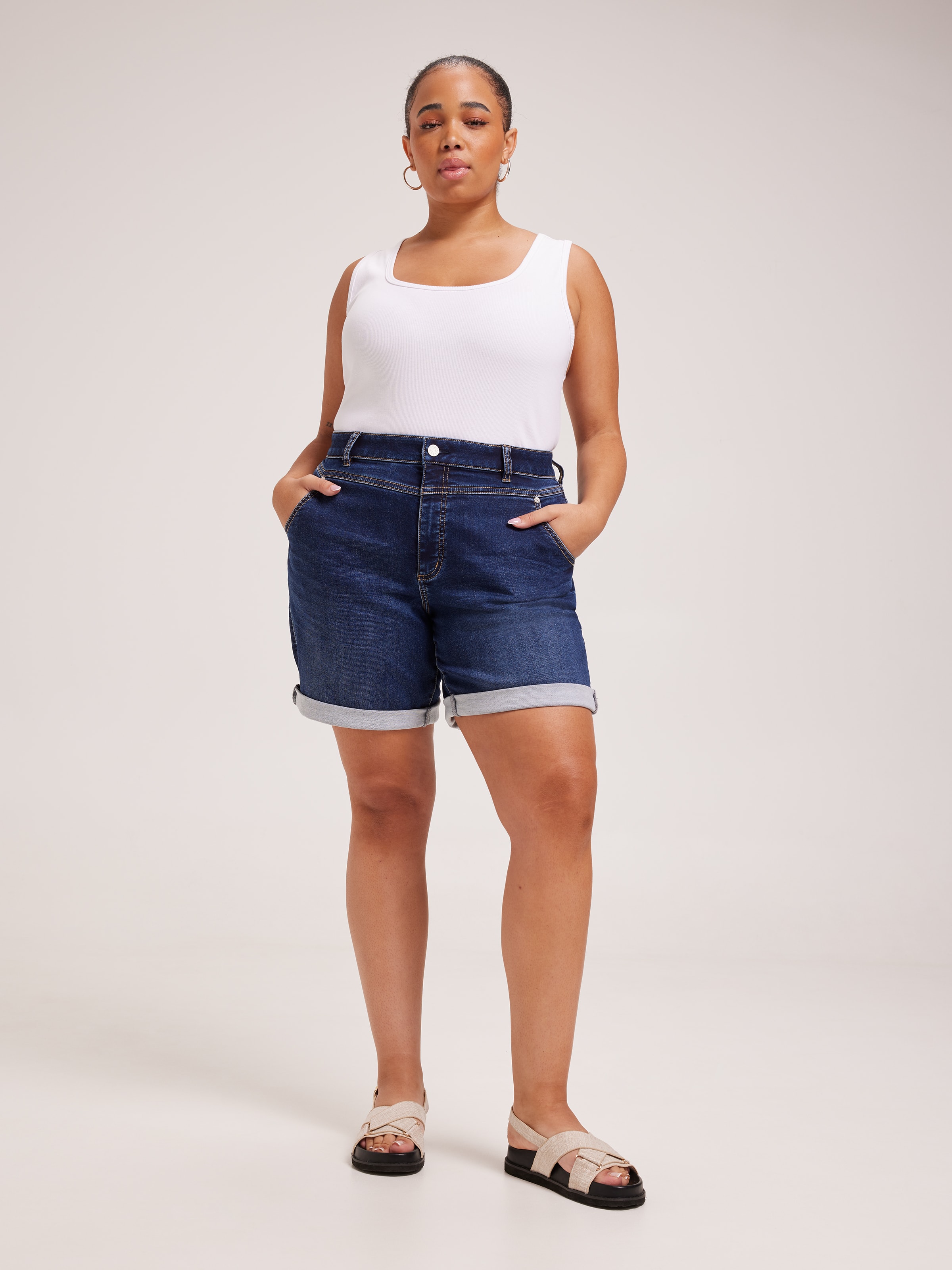Curve Amaze Mid Rise Girlfriend Short