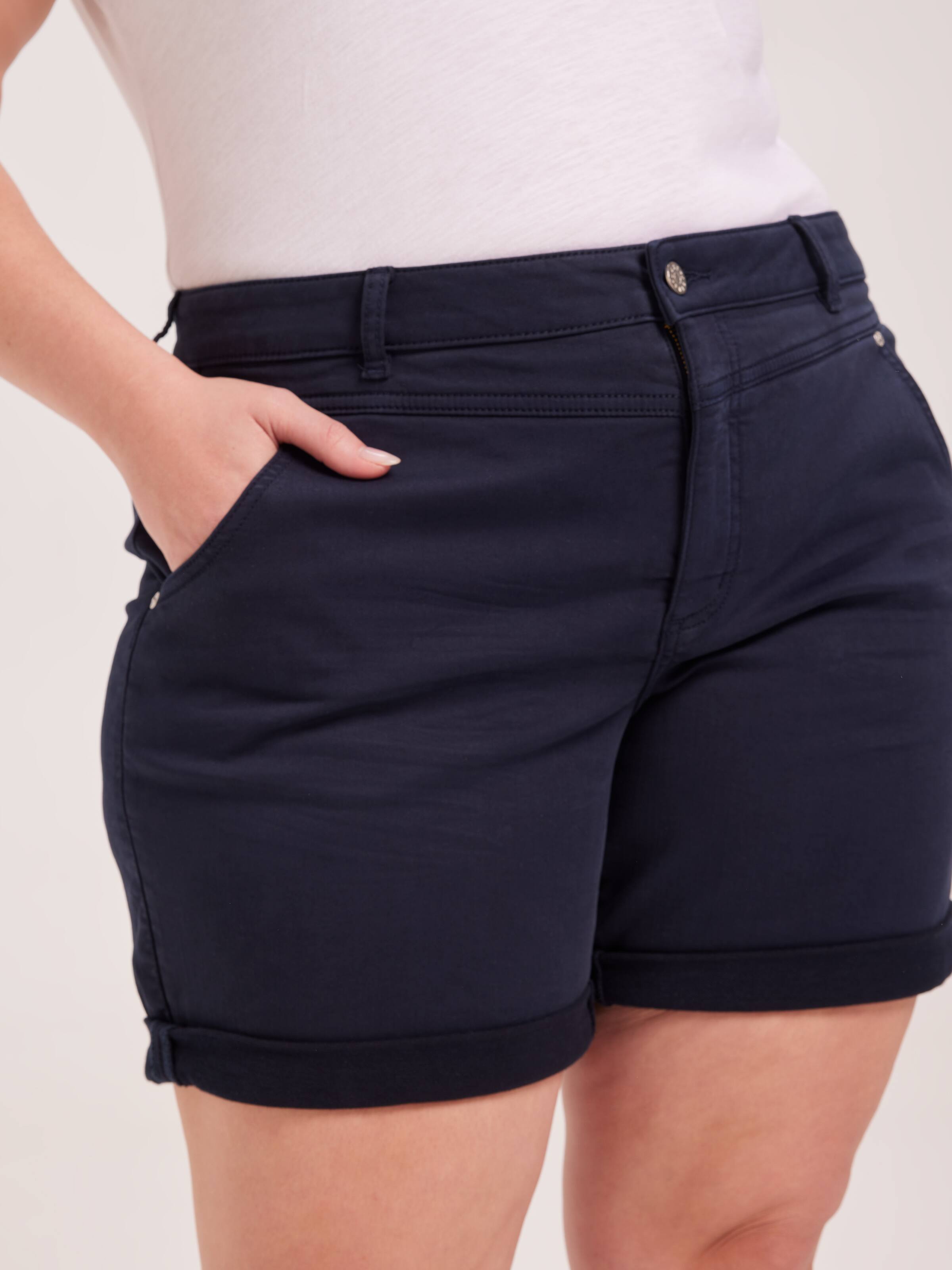 Curve Amaze Mid Rise Girlfriend Short