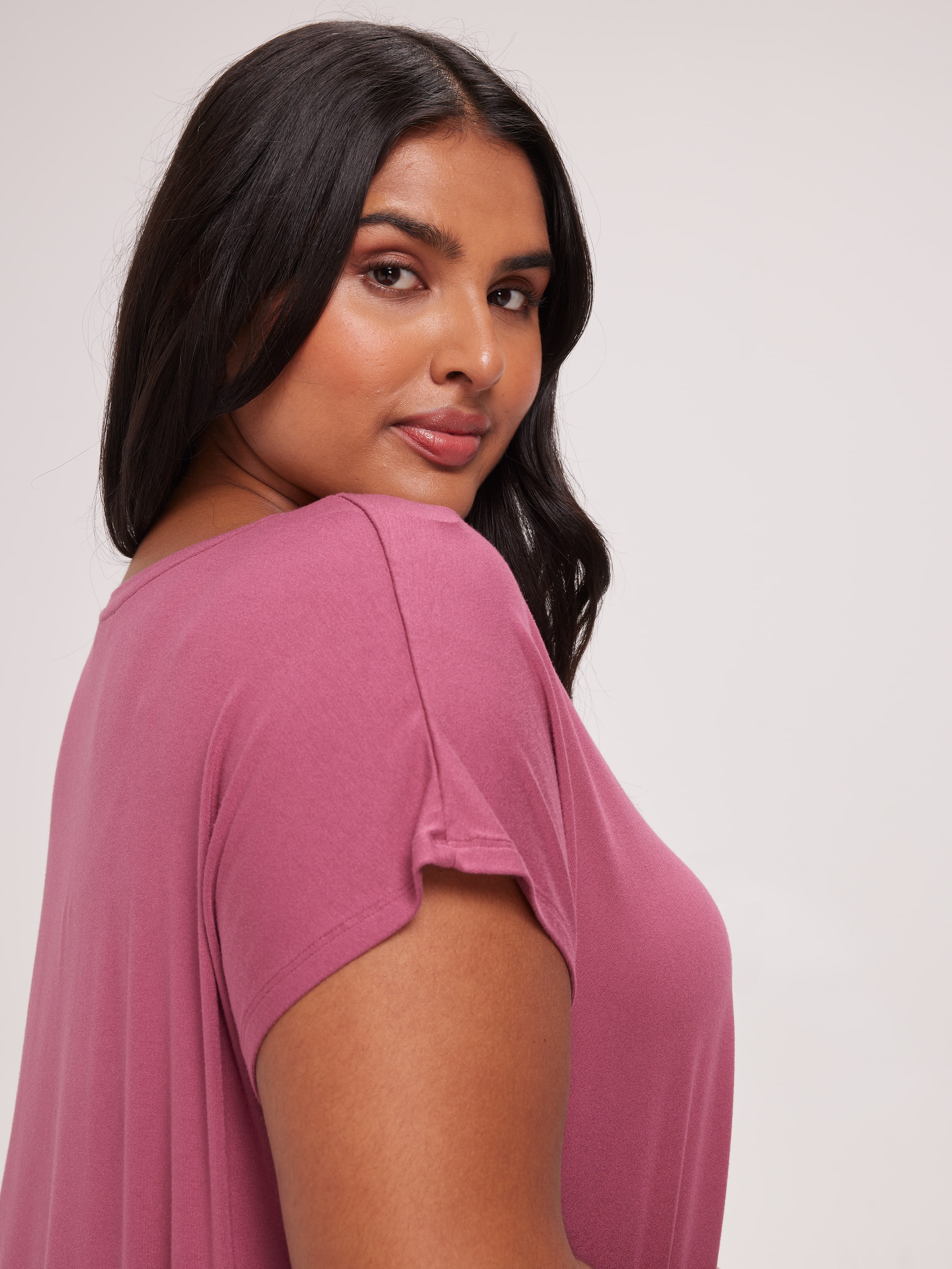 Curve Luxe V Neck Tee