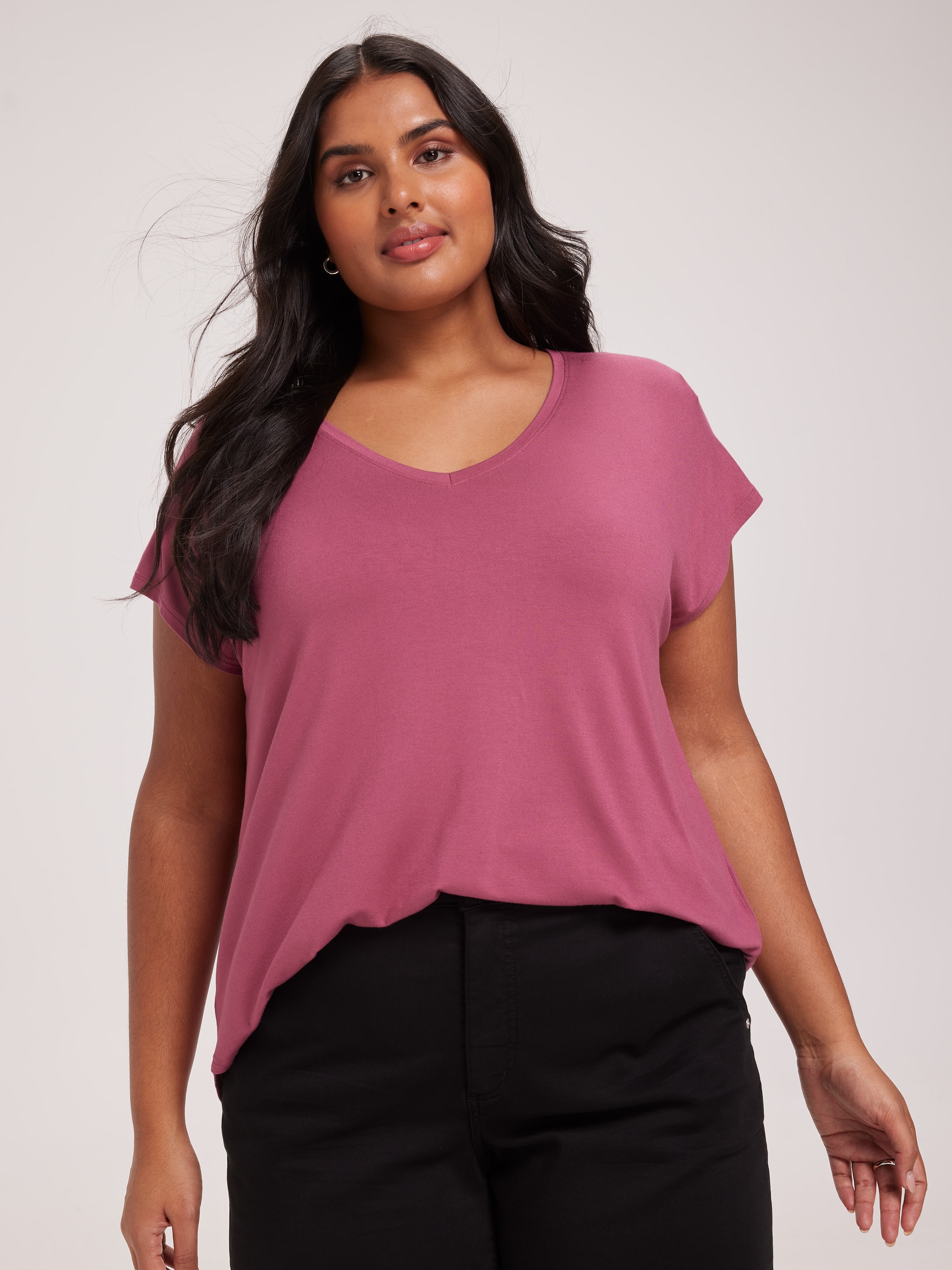 Curve Luxe V Neck Tee