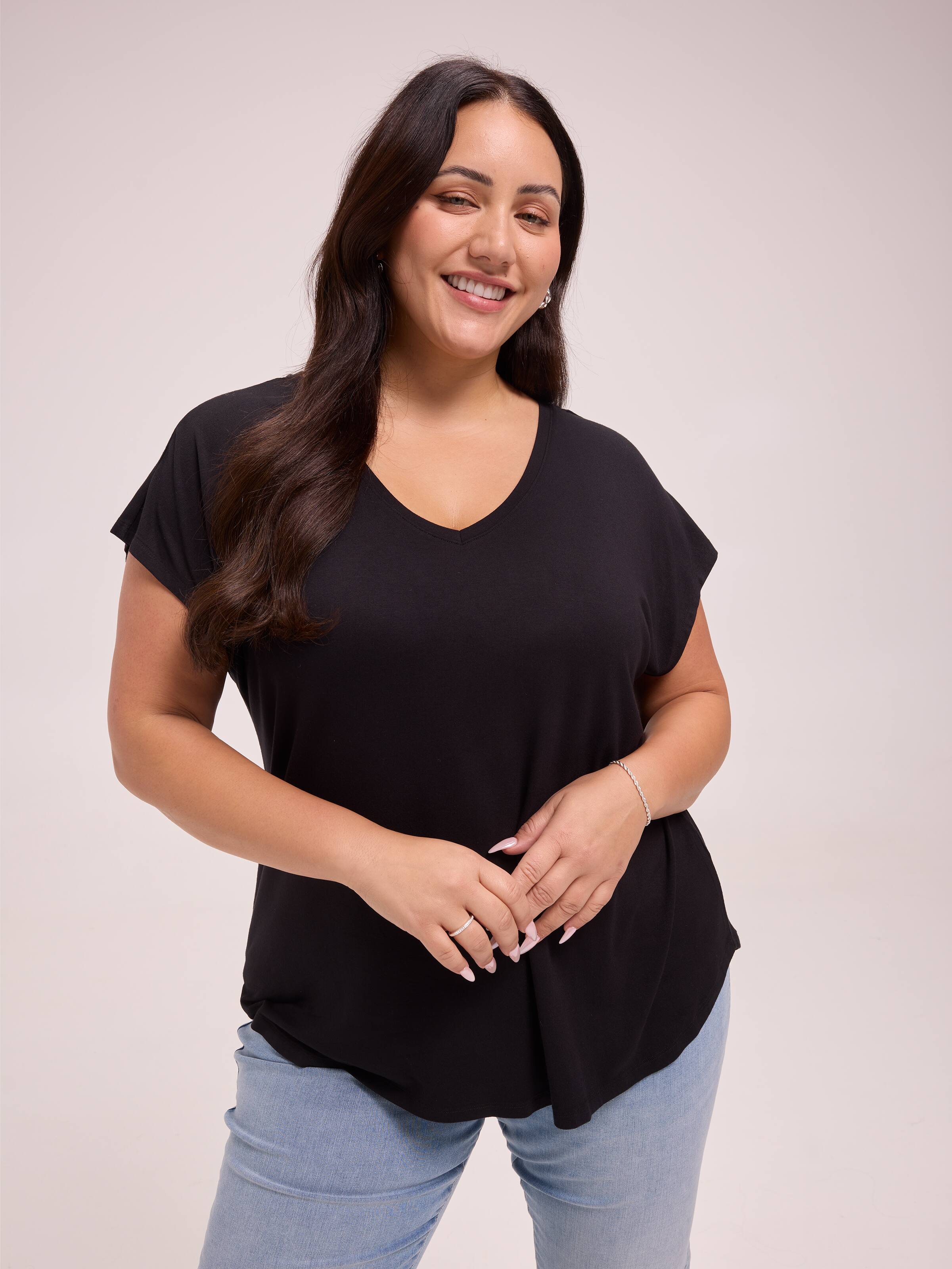 Curve Luxe V Neck Tee