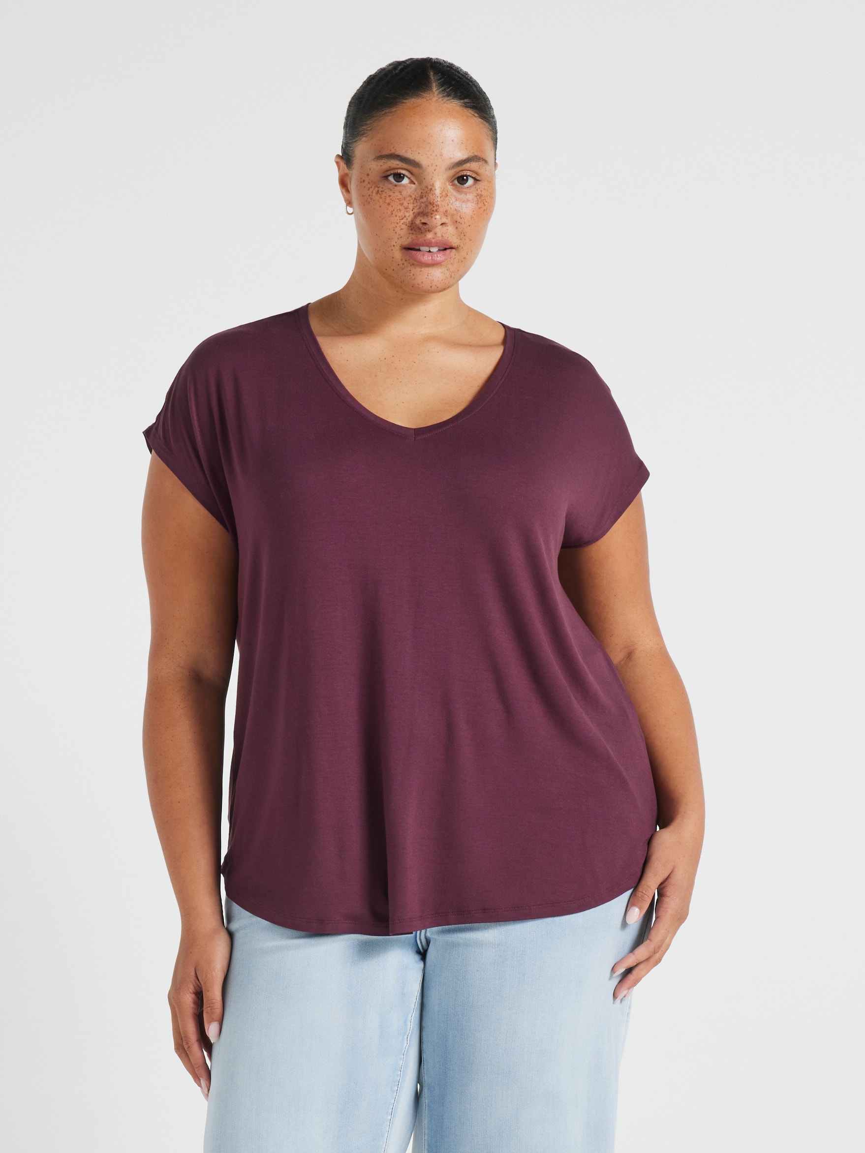 Curve Luxe V Neck Tee