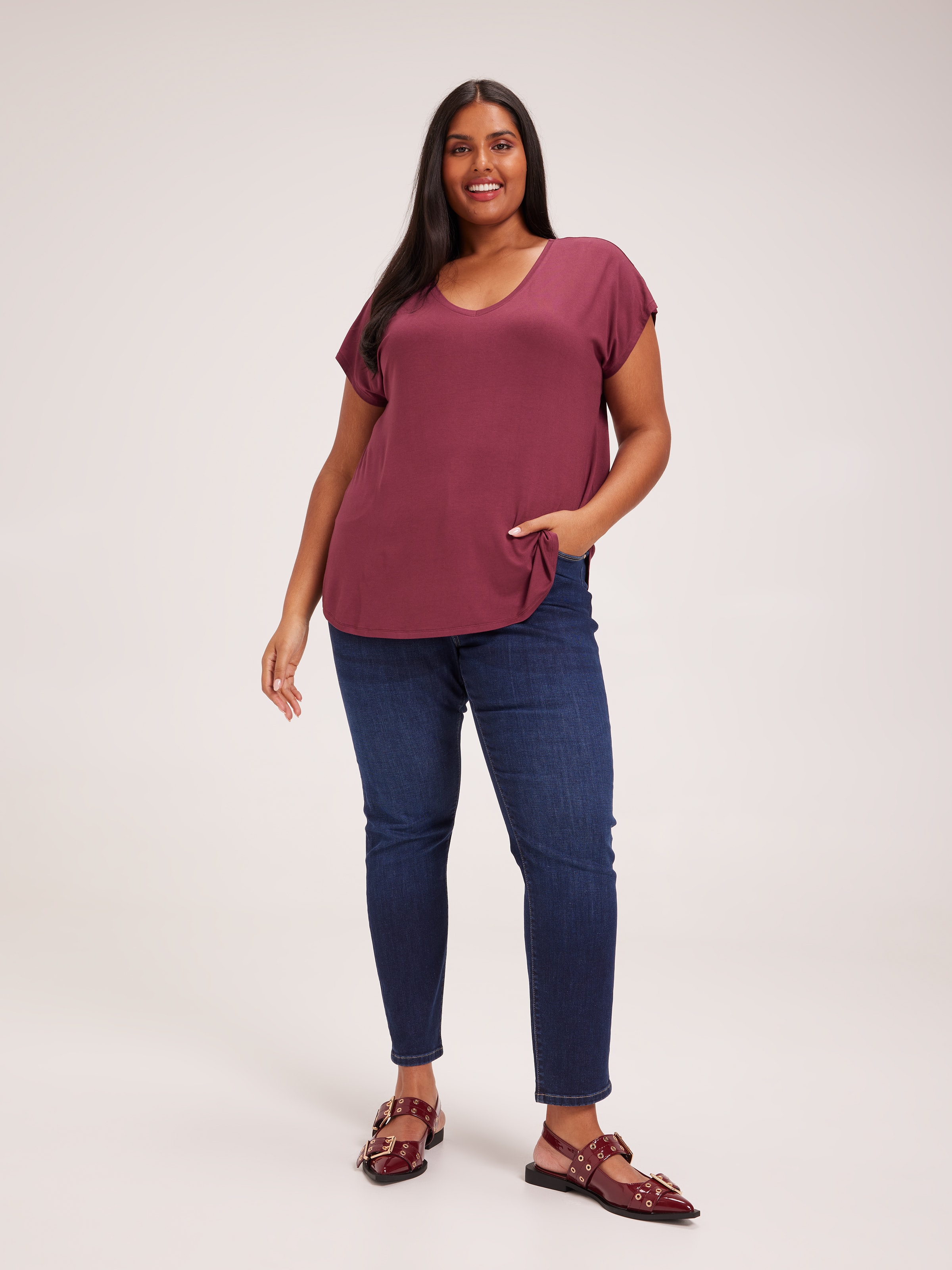 Curve Luxe V Neck Tee