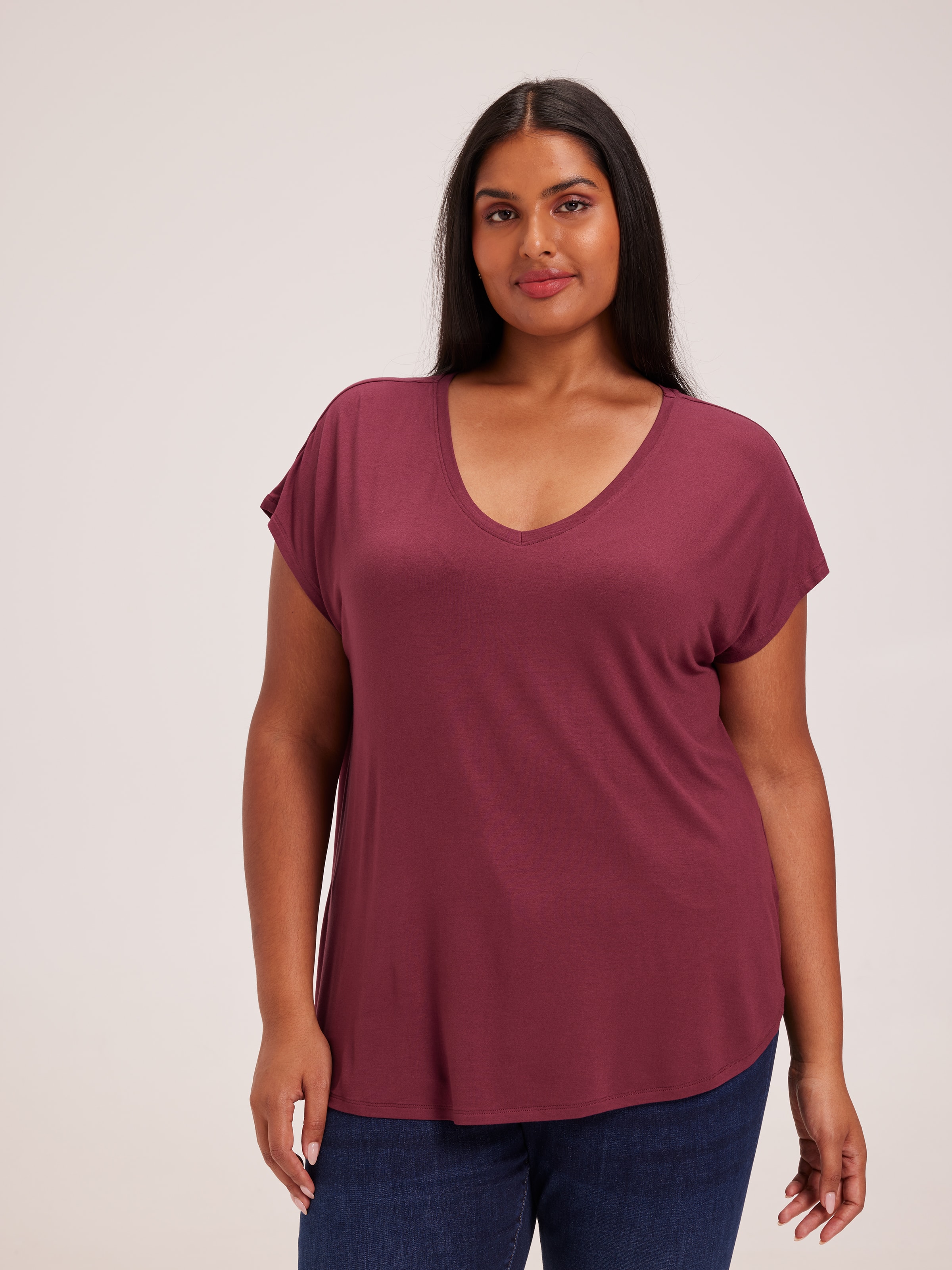 Curve Luxe V Neck Tee