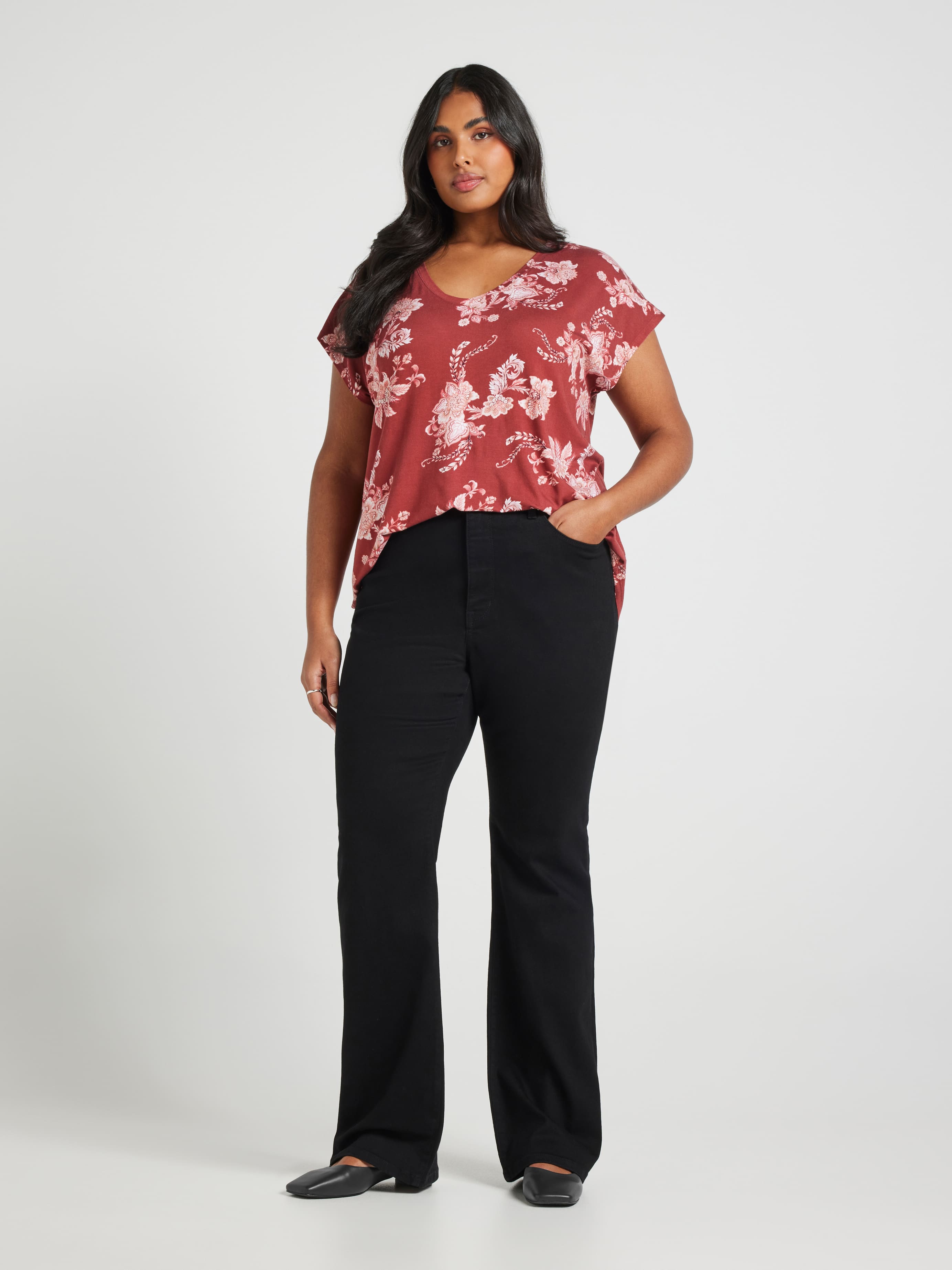 Curve Luxe V Neck Tee