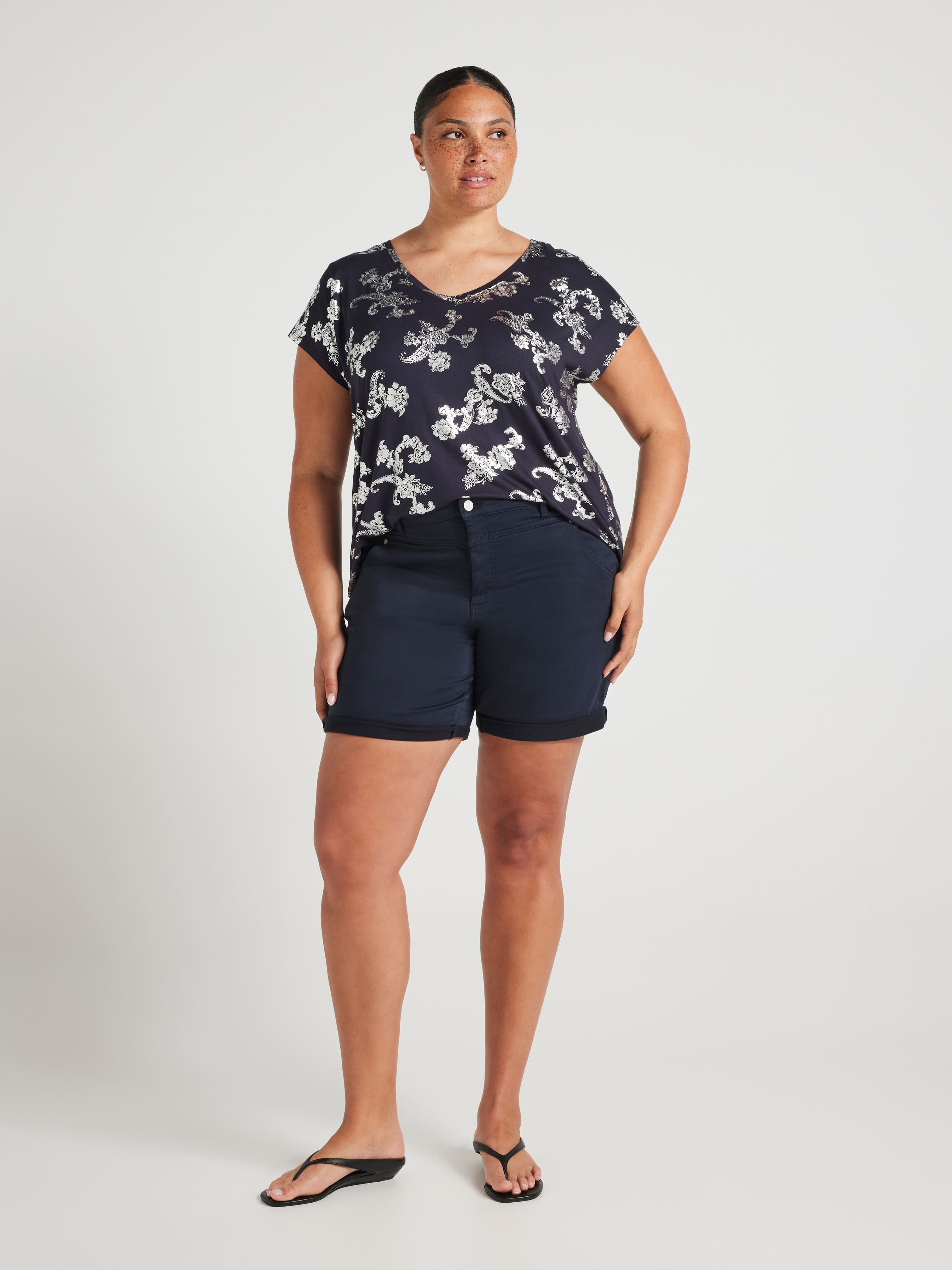 Curve Luxe V Neck Tee
