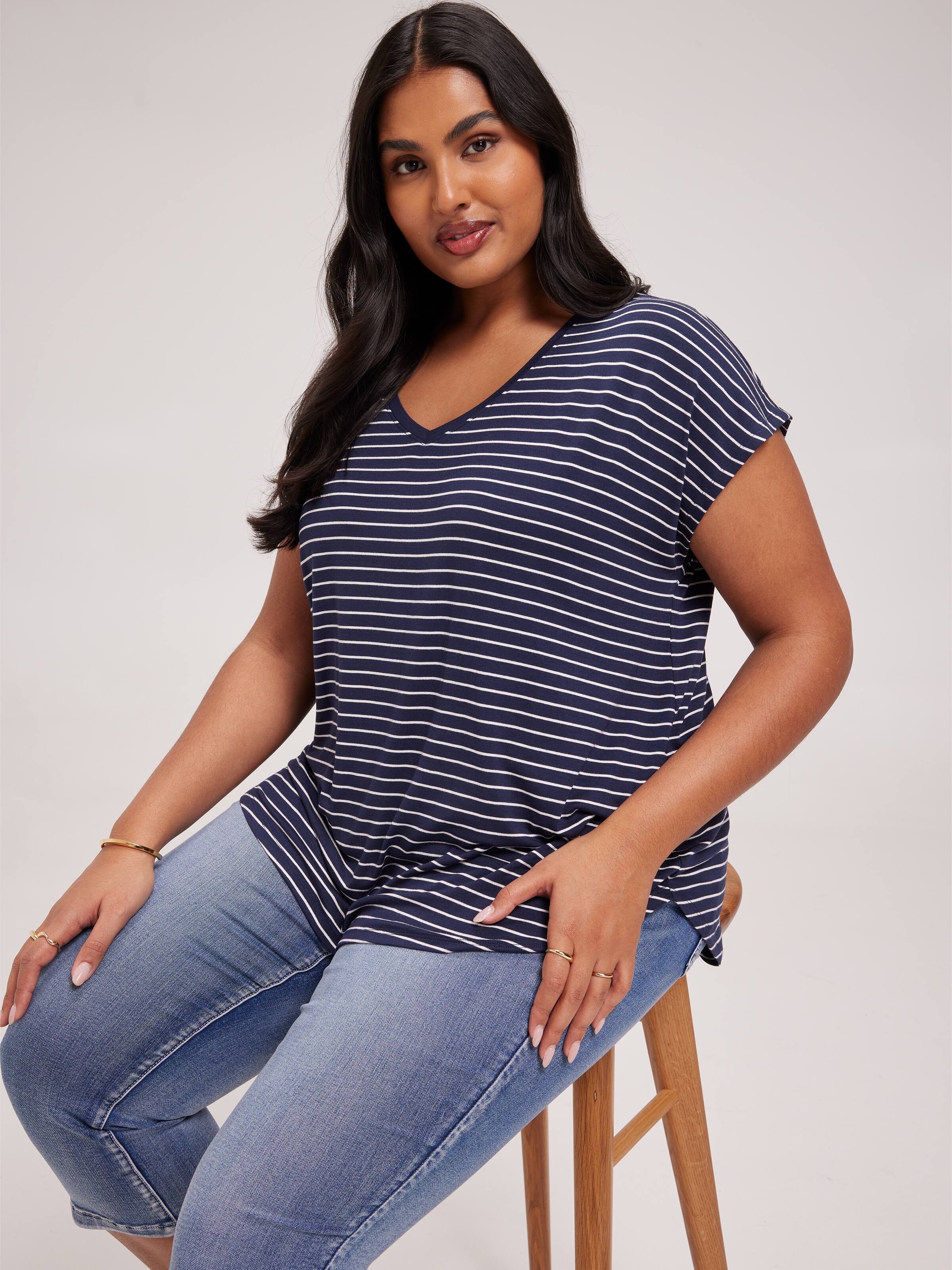 Curve Luxe V Neck Tee