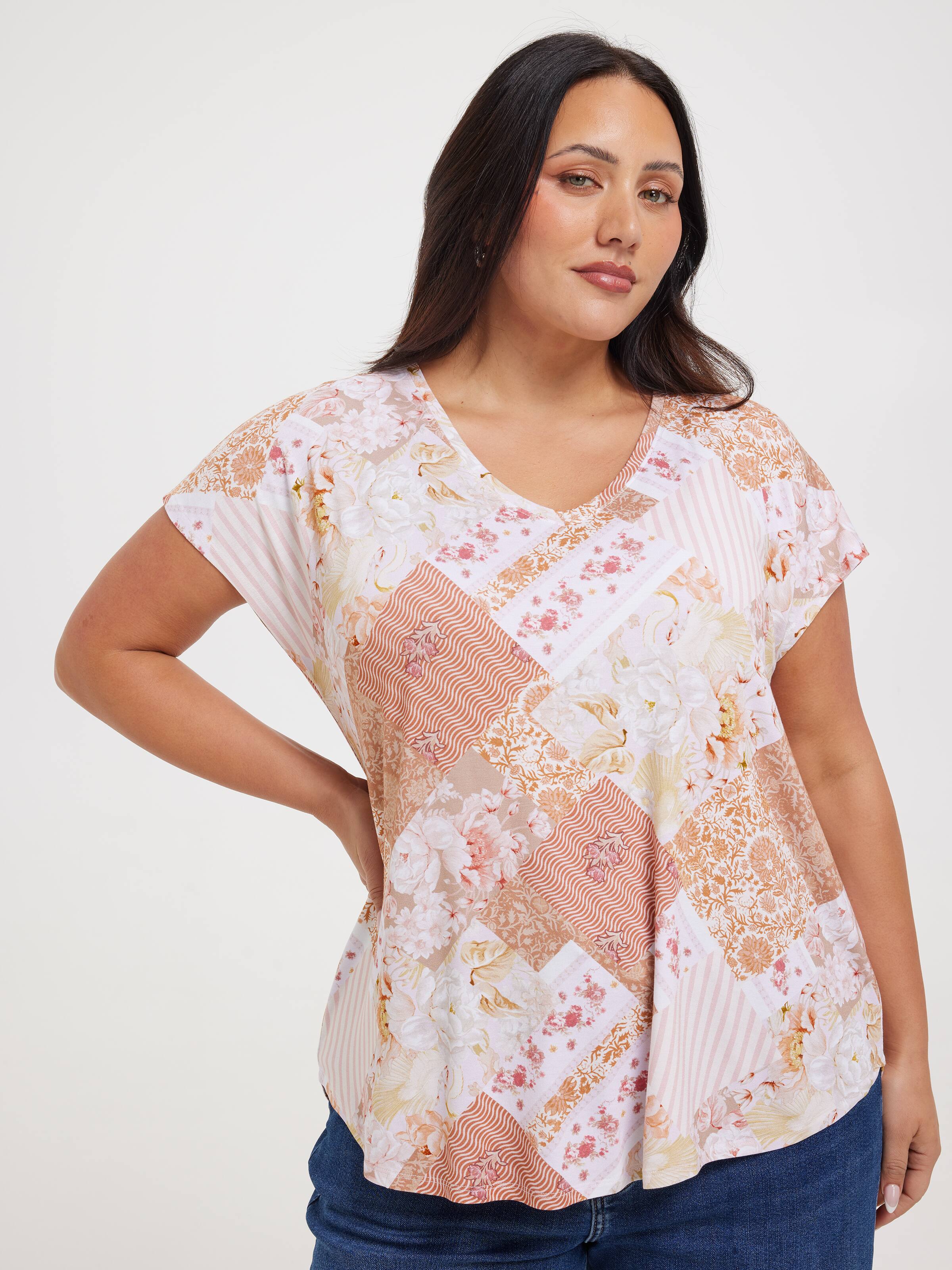 Curve Luxe V Neck Tee