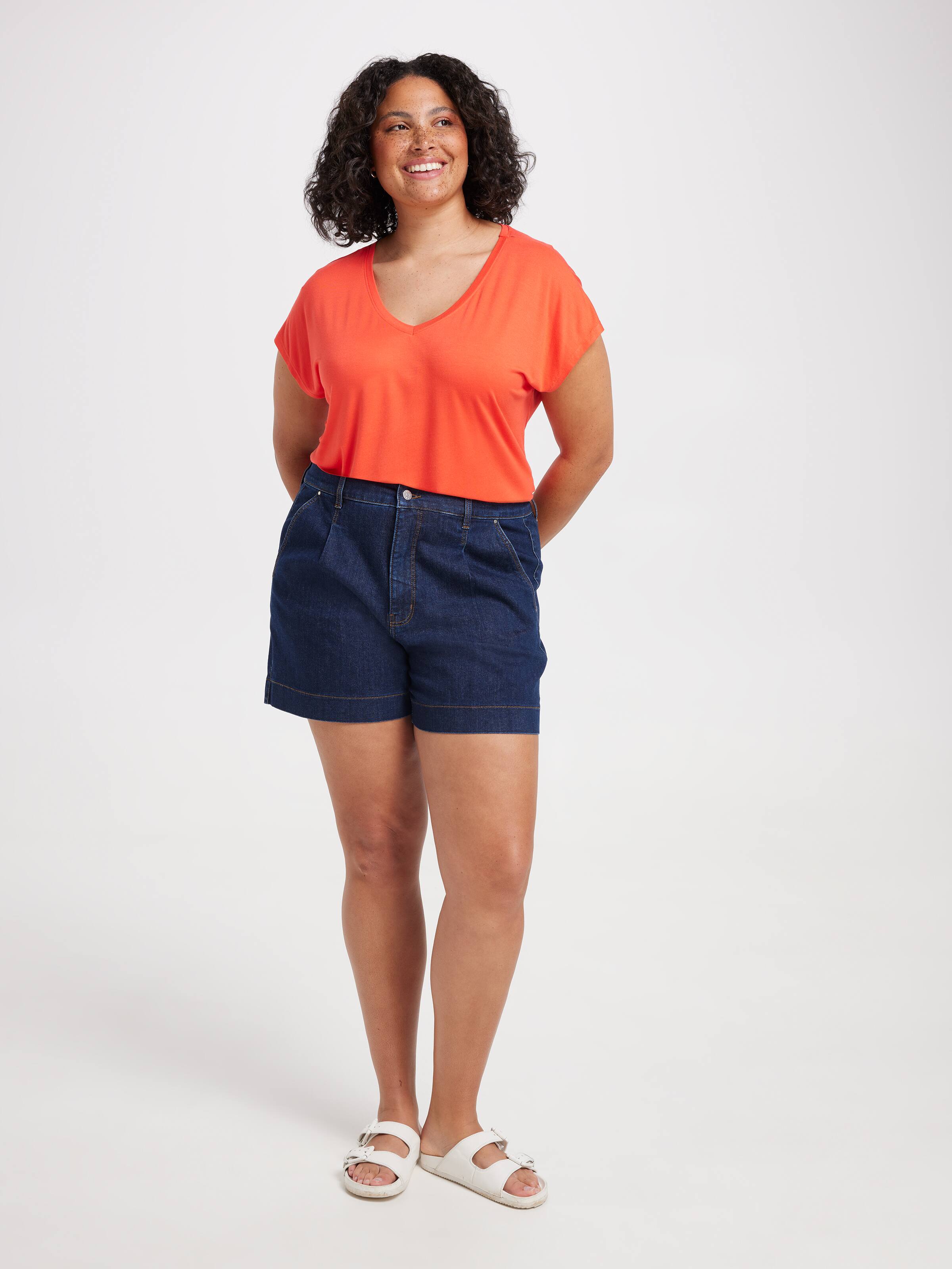 Curve Luxe V Neck Tee