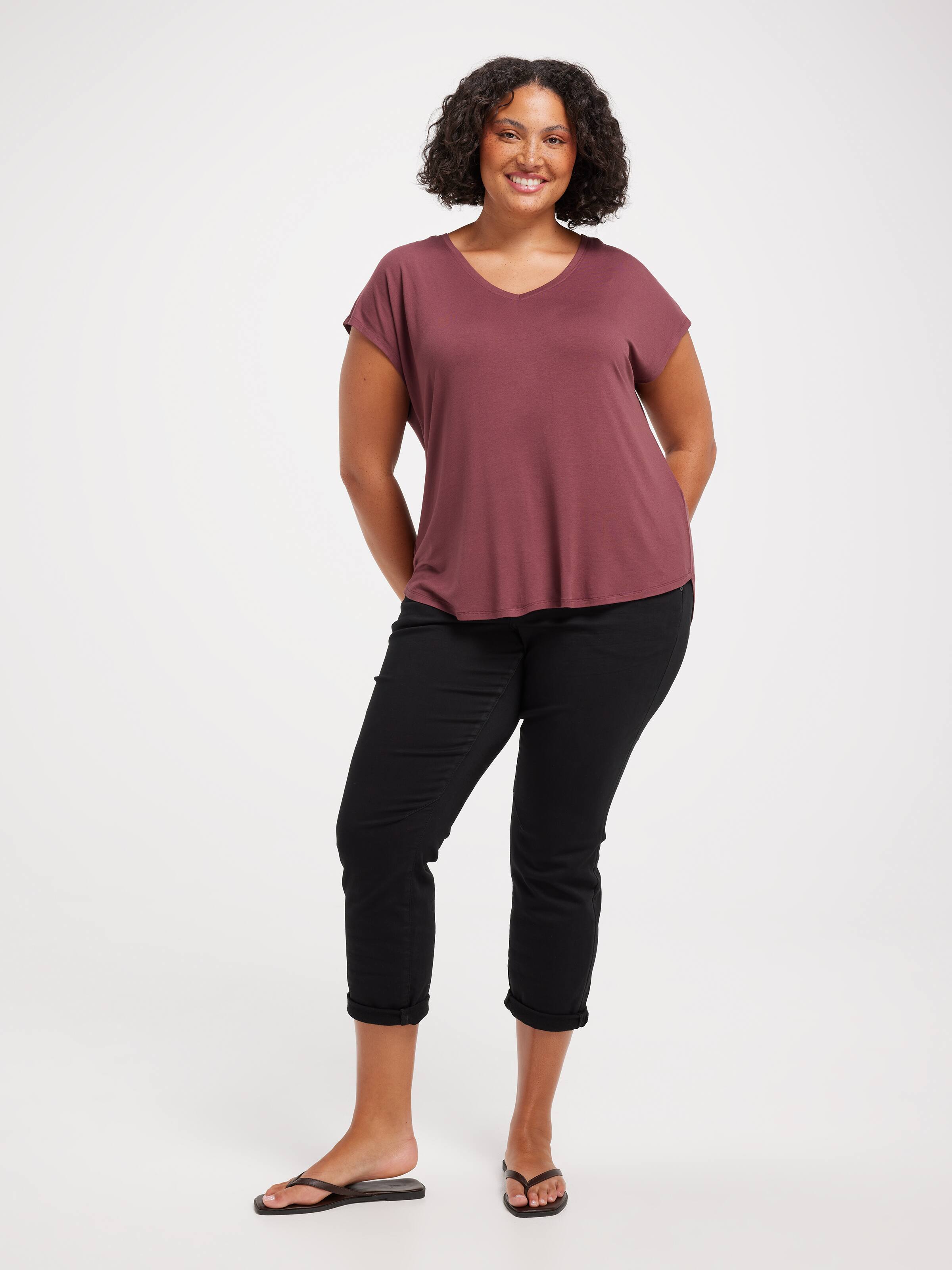 Curve Luxe V Neck Tee