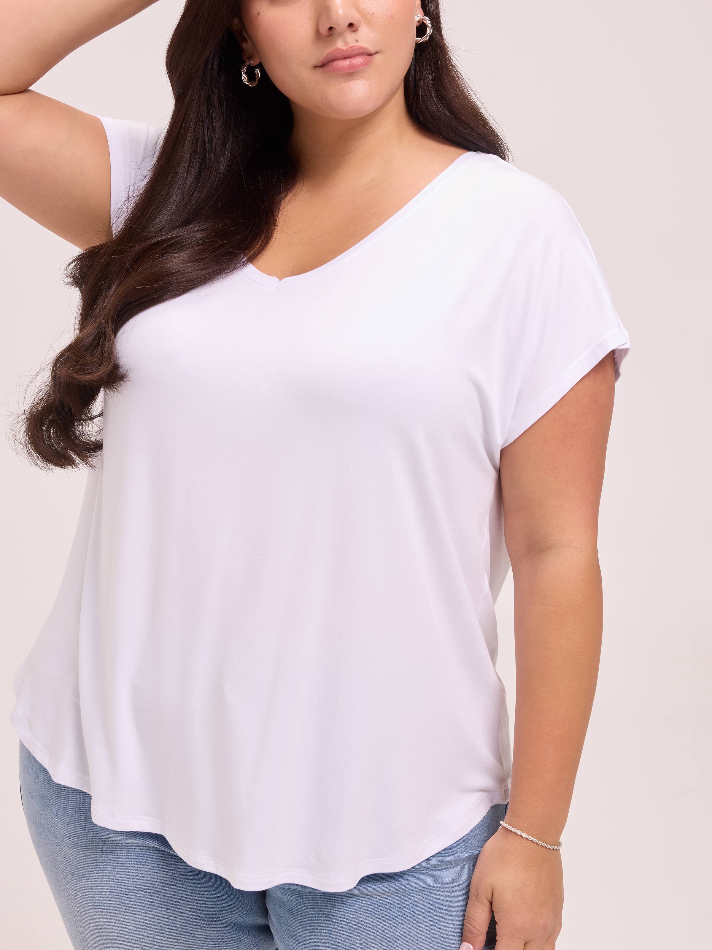 Curve Luxe V Neck Tee