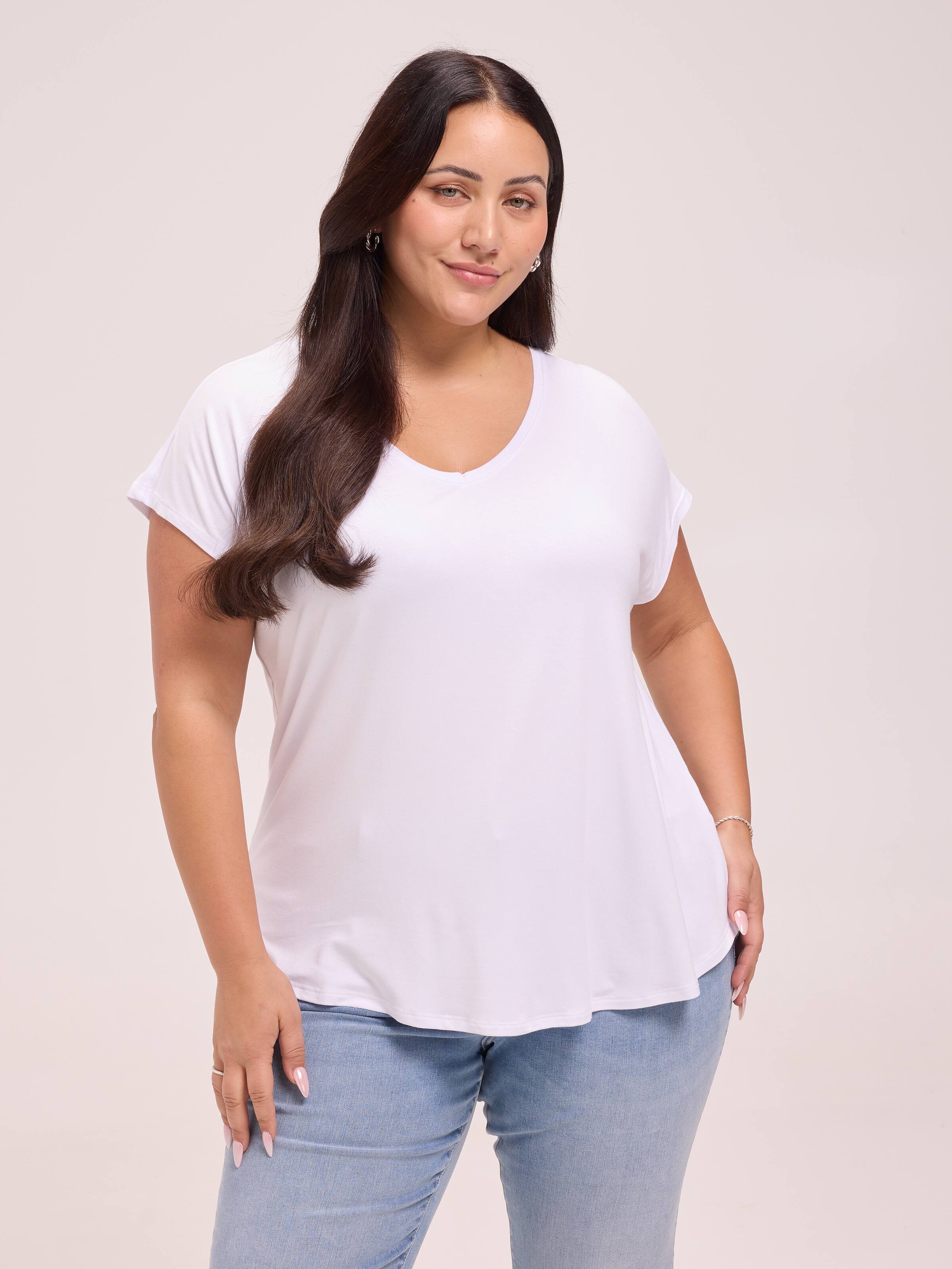 Curve Luxe V Neck Tee