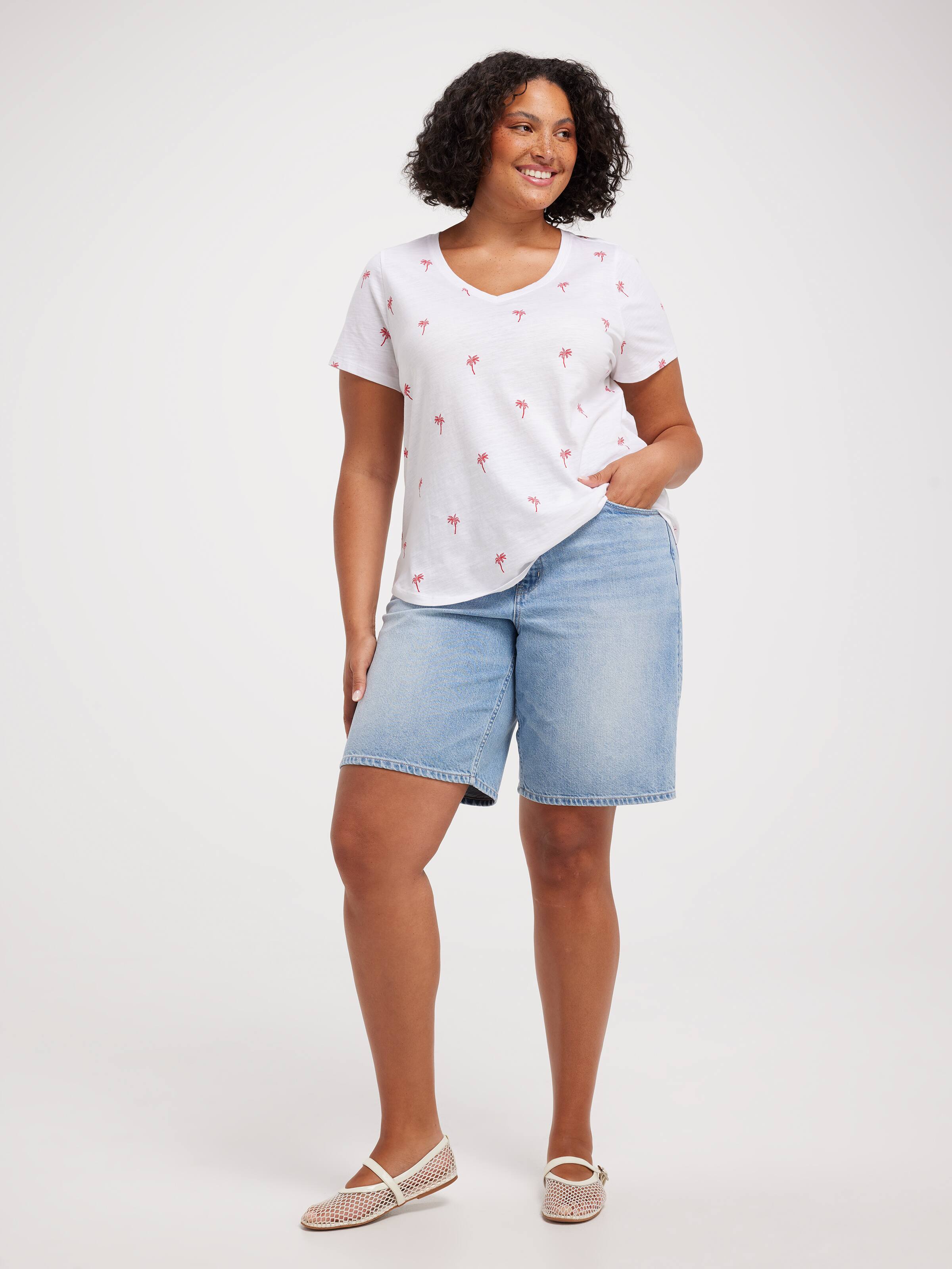 Curve Perfect V Neck Boyfriend Tee