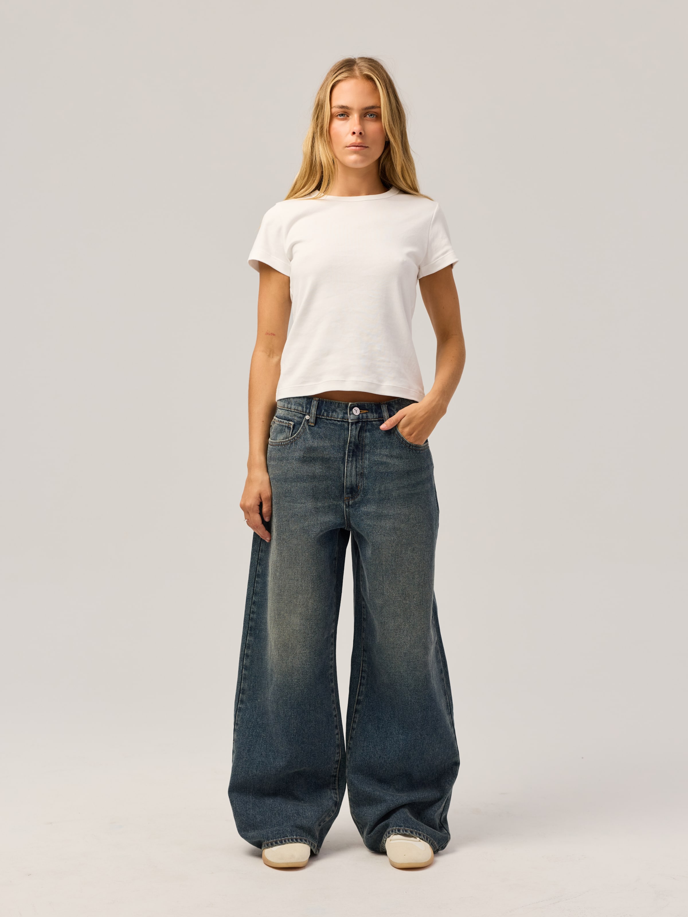 Mid Super Loose Cinch Jeans In Nina