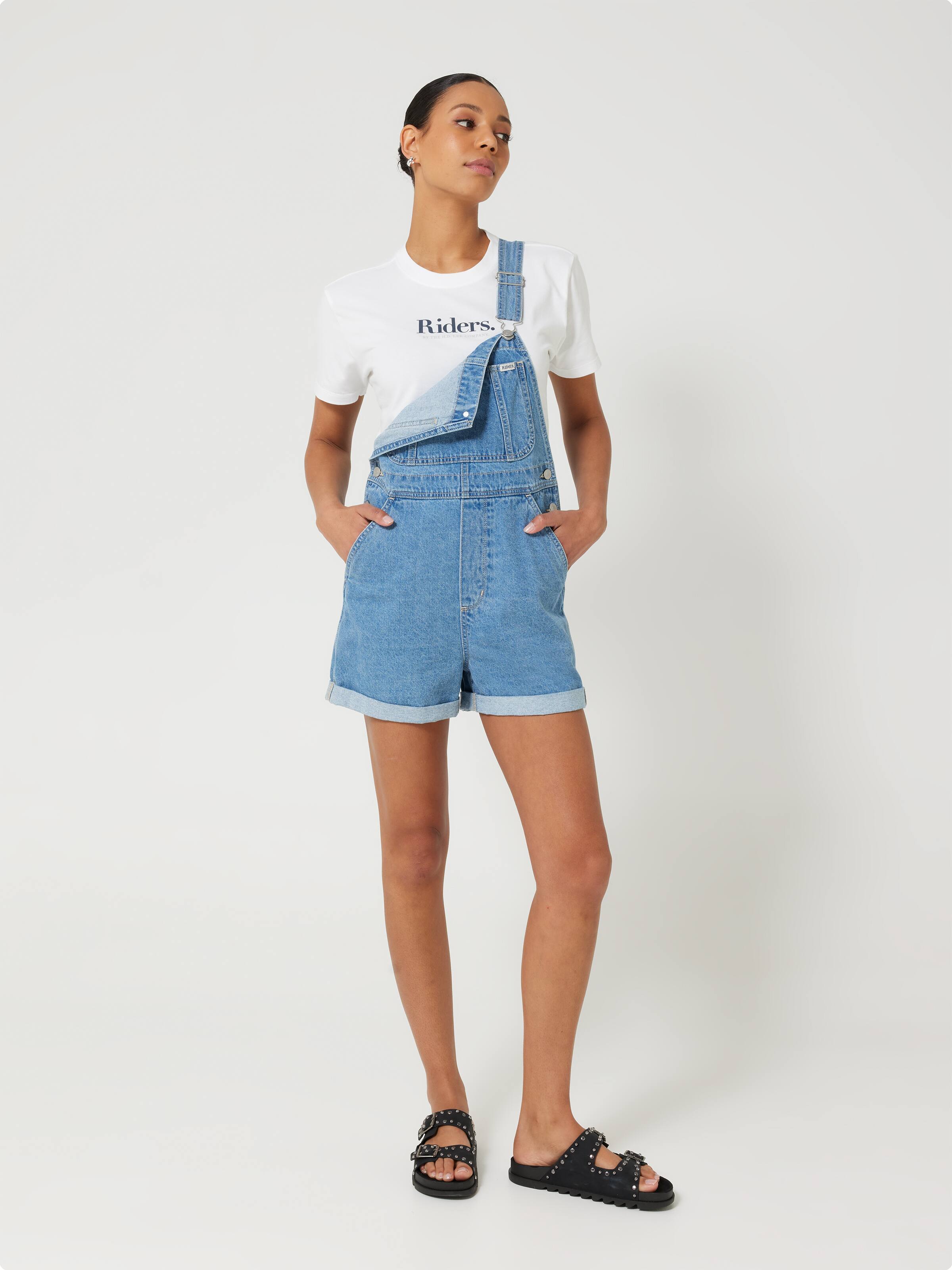 90'S Dungaree Short In River Fade - Just Jeans Online