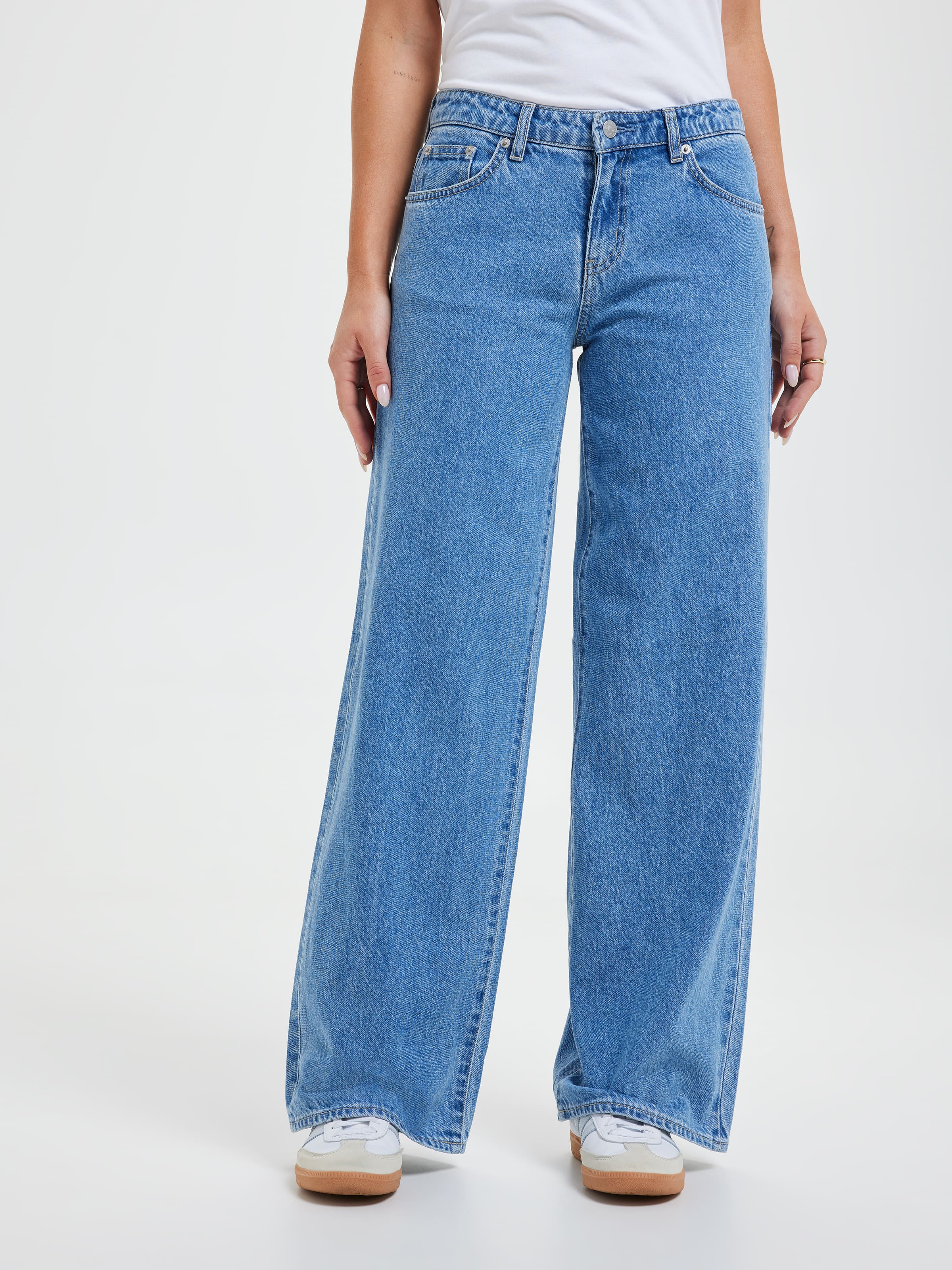 Low Slouch Jean In Blue Lement