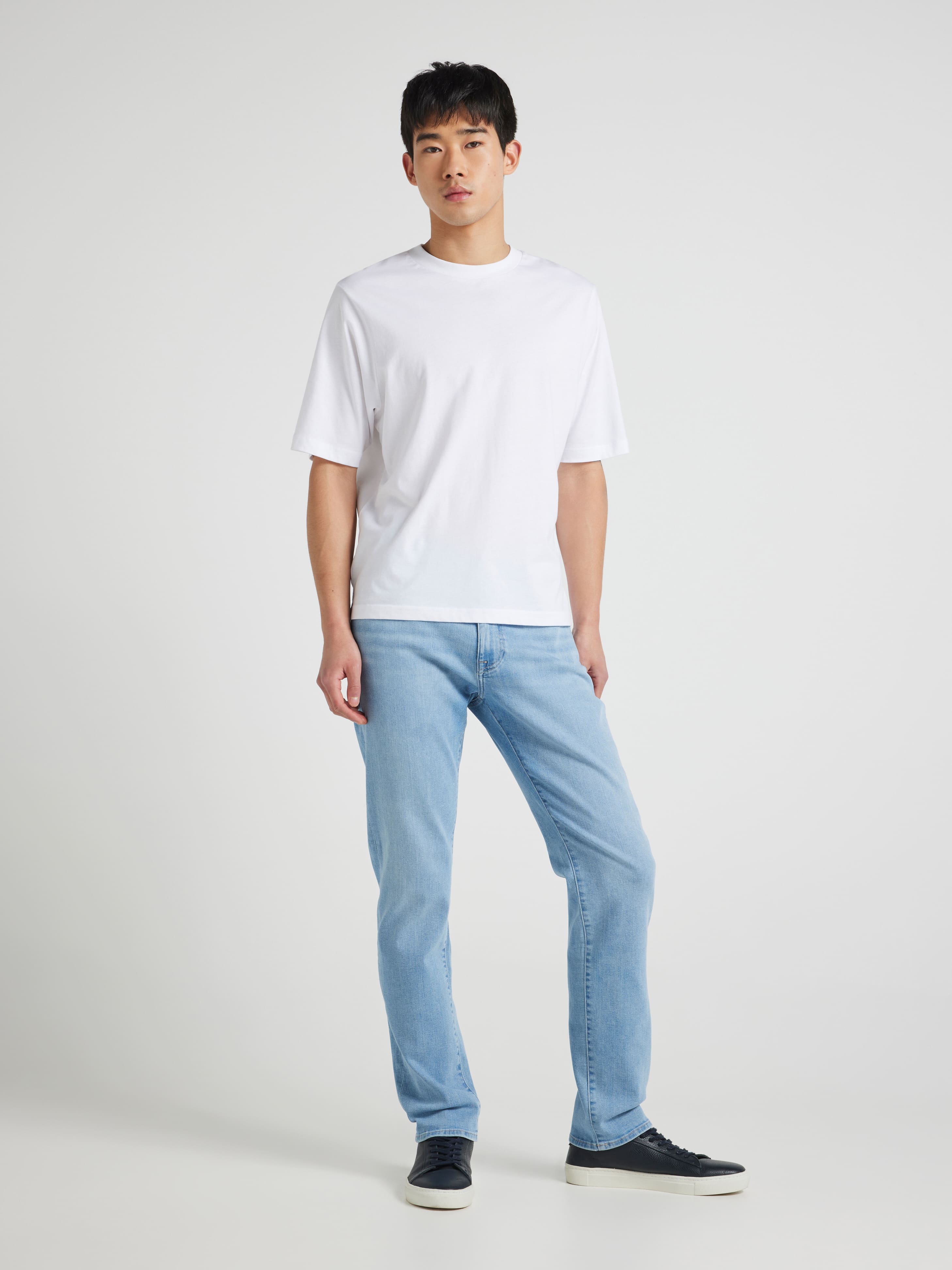 Marcus Slim Straight In Ice Blue Williamsburg