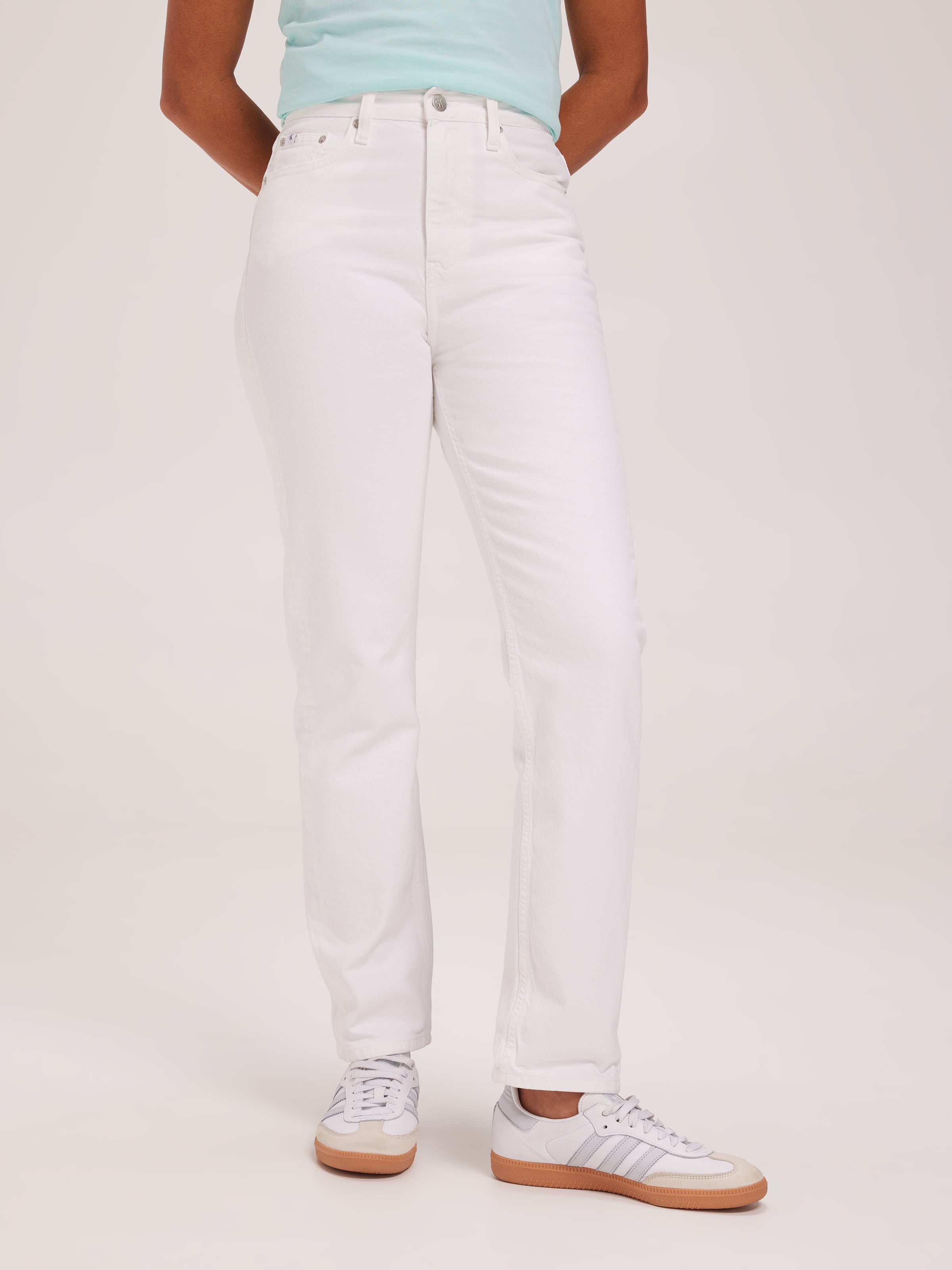 Authentic Slim Straight In White