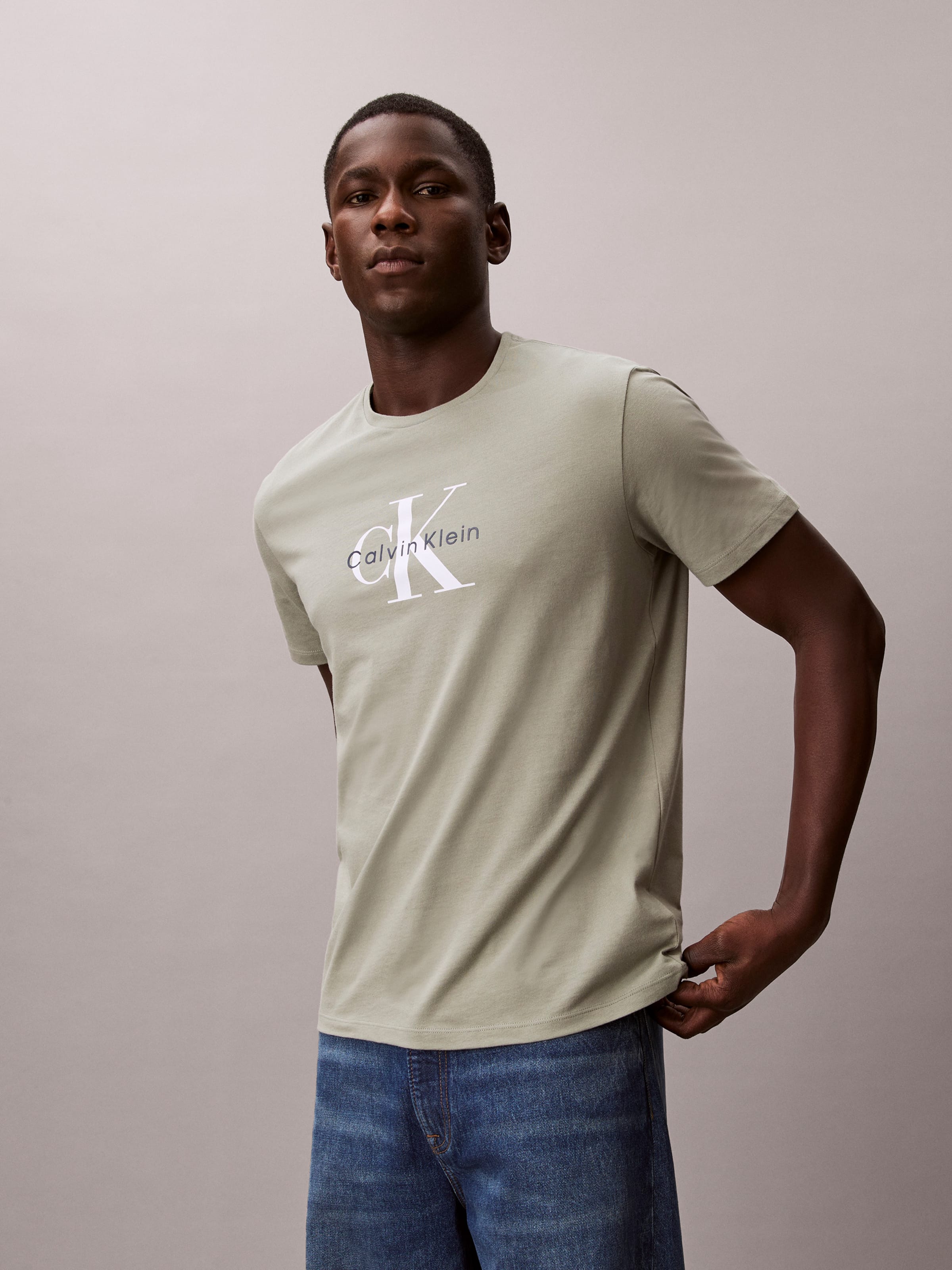 Hero Monologo Tee 30S In Shadow