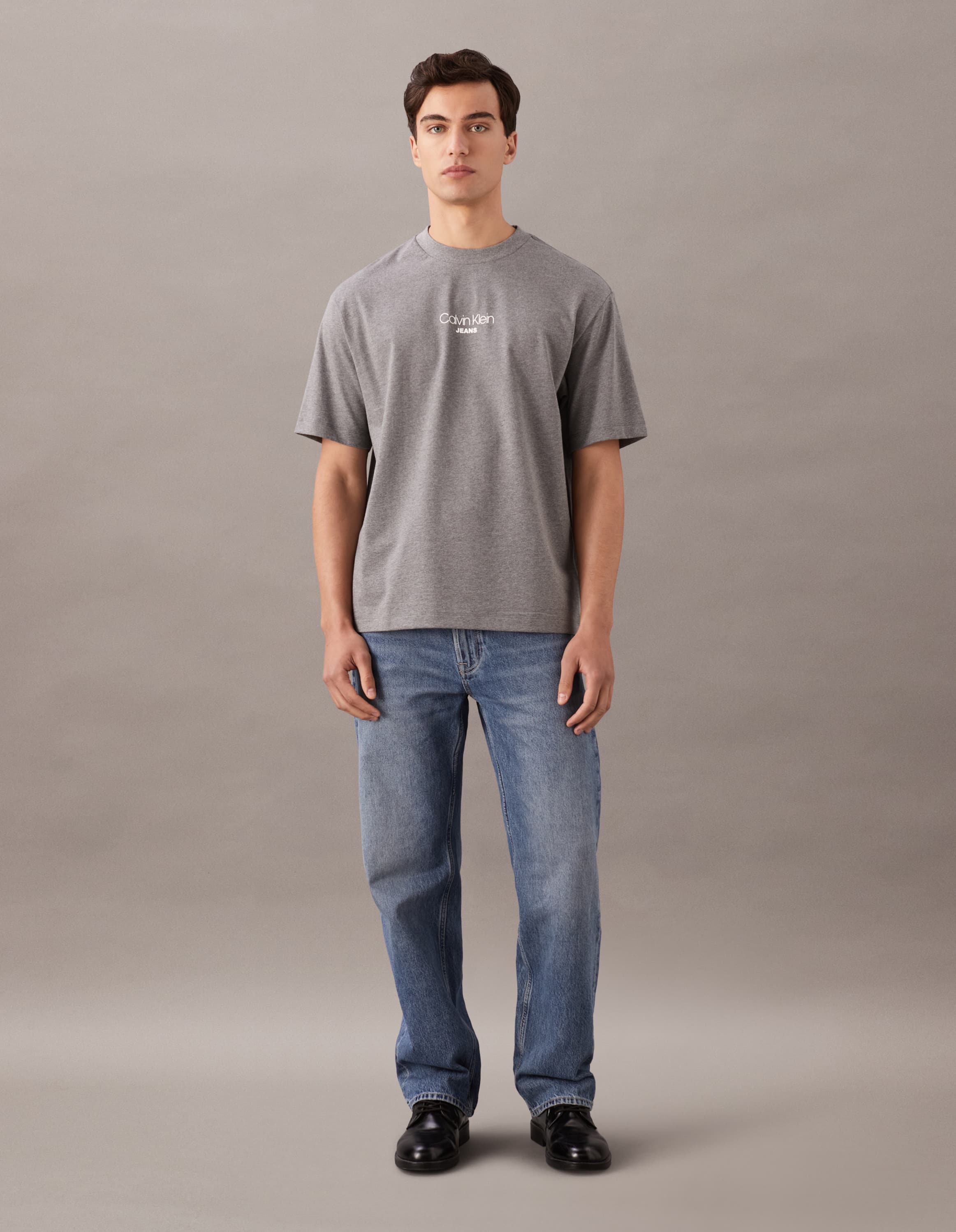 Graphic Tee In Medium Grey Heather