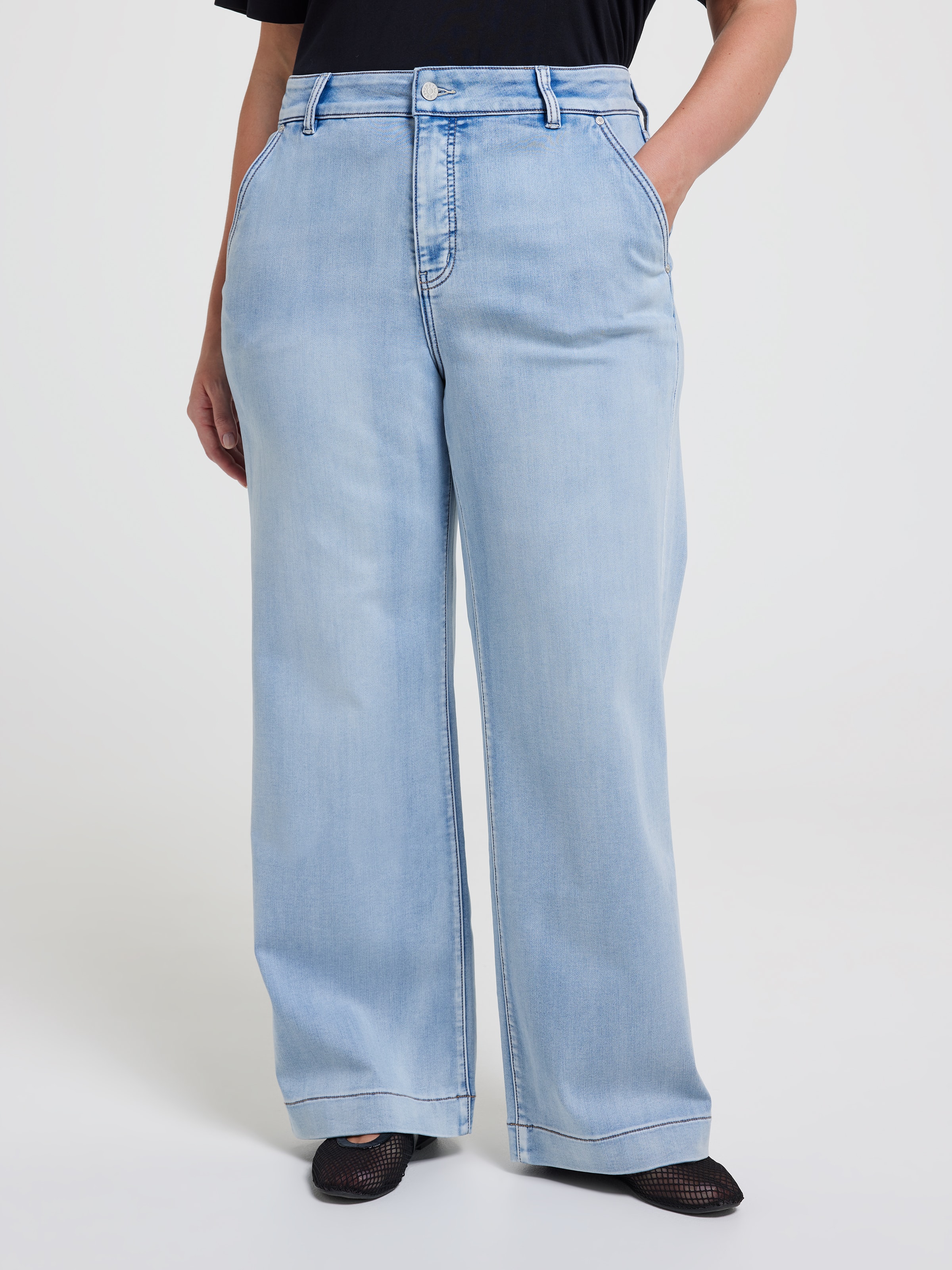 Curve Amaze High Rise Wide Leg Jean