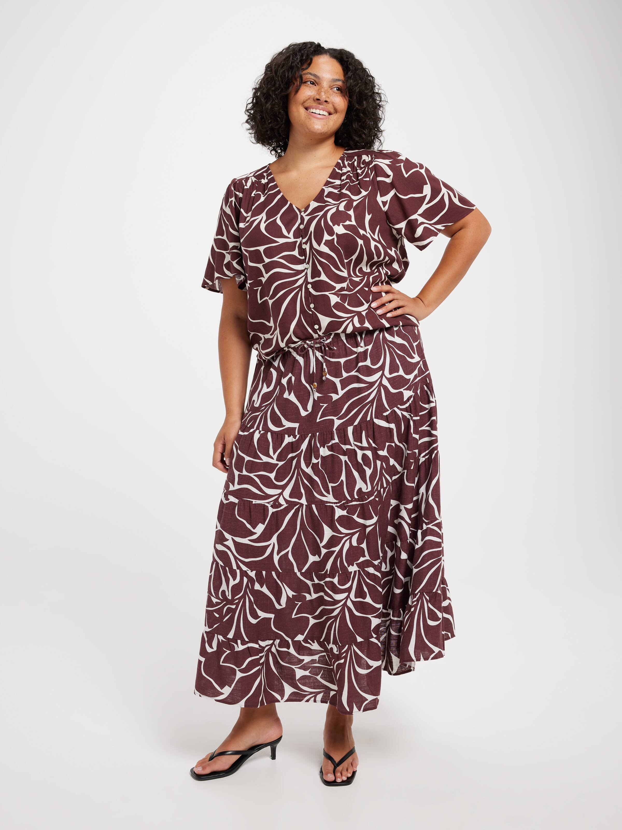 Curve Cara 6 Tier Maxi Skirt