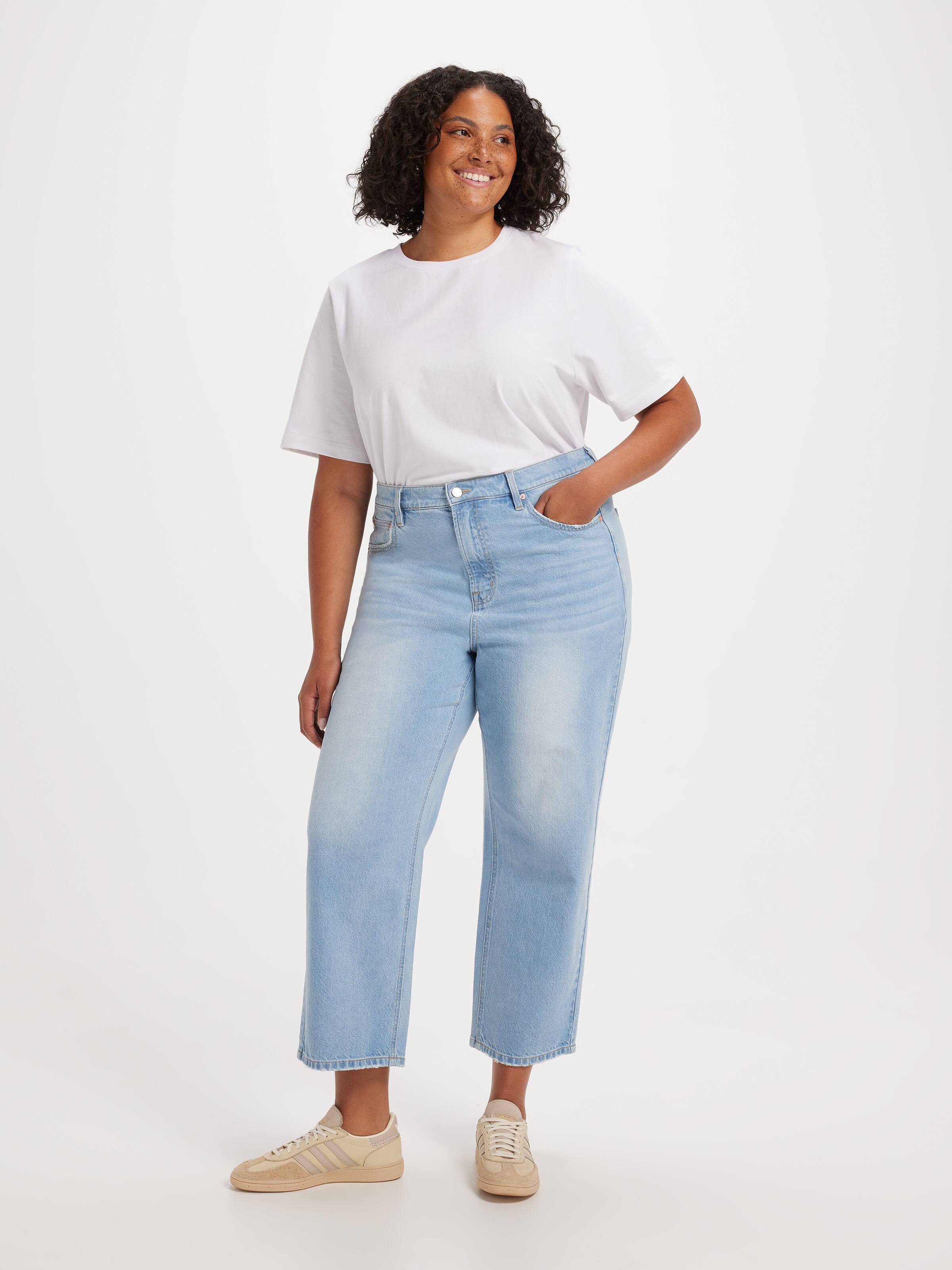 Curve Originals Almost Rigid Straight Jean