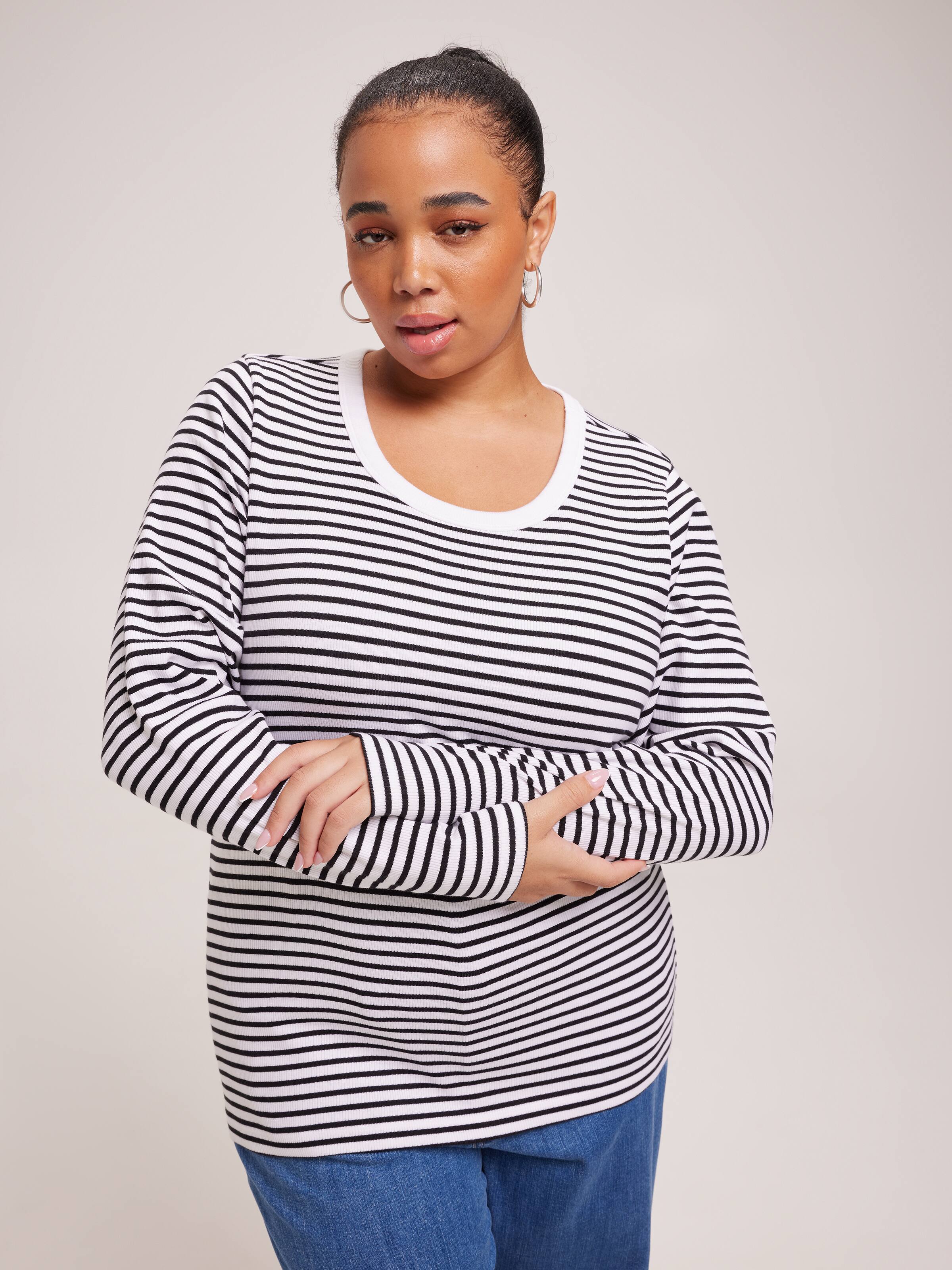 Curve Rib Crew Neck Top