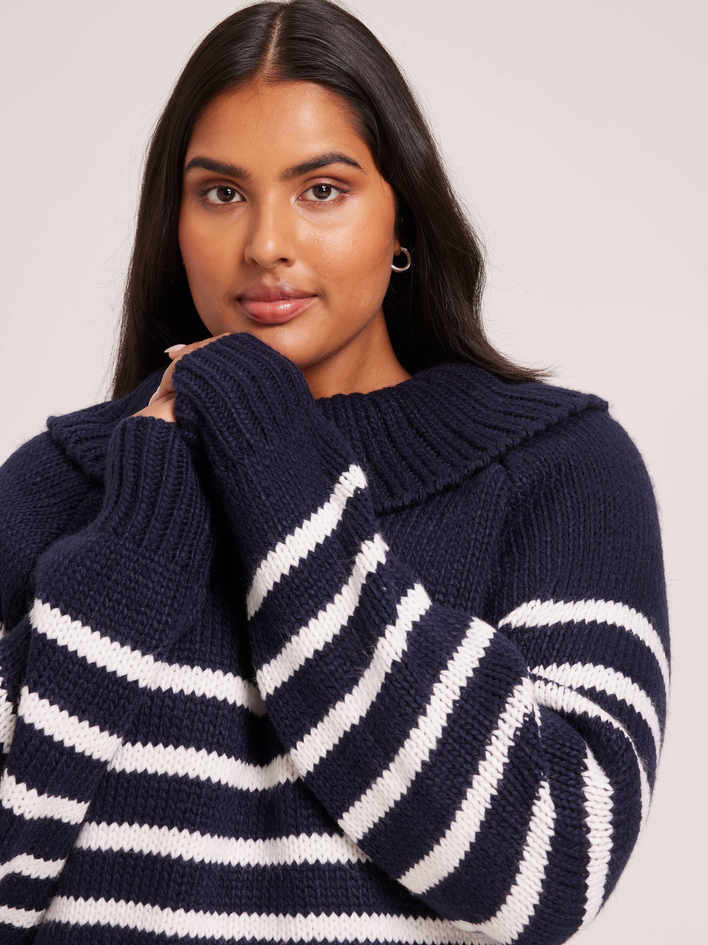 Curve Wren Textured Pullover