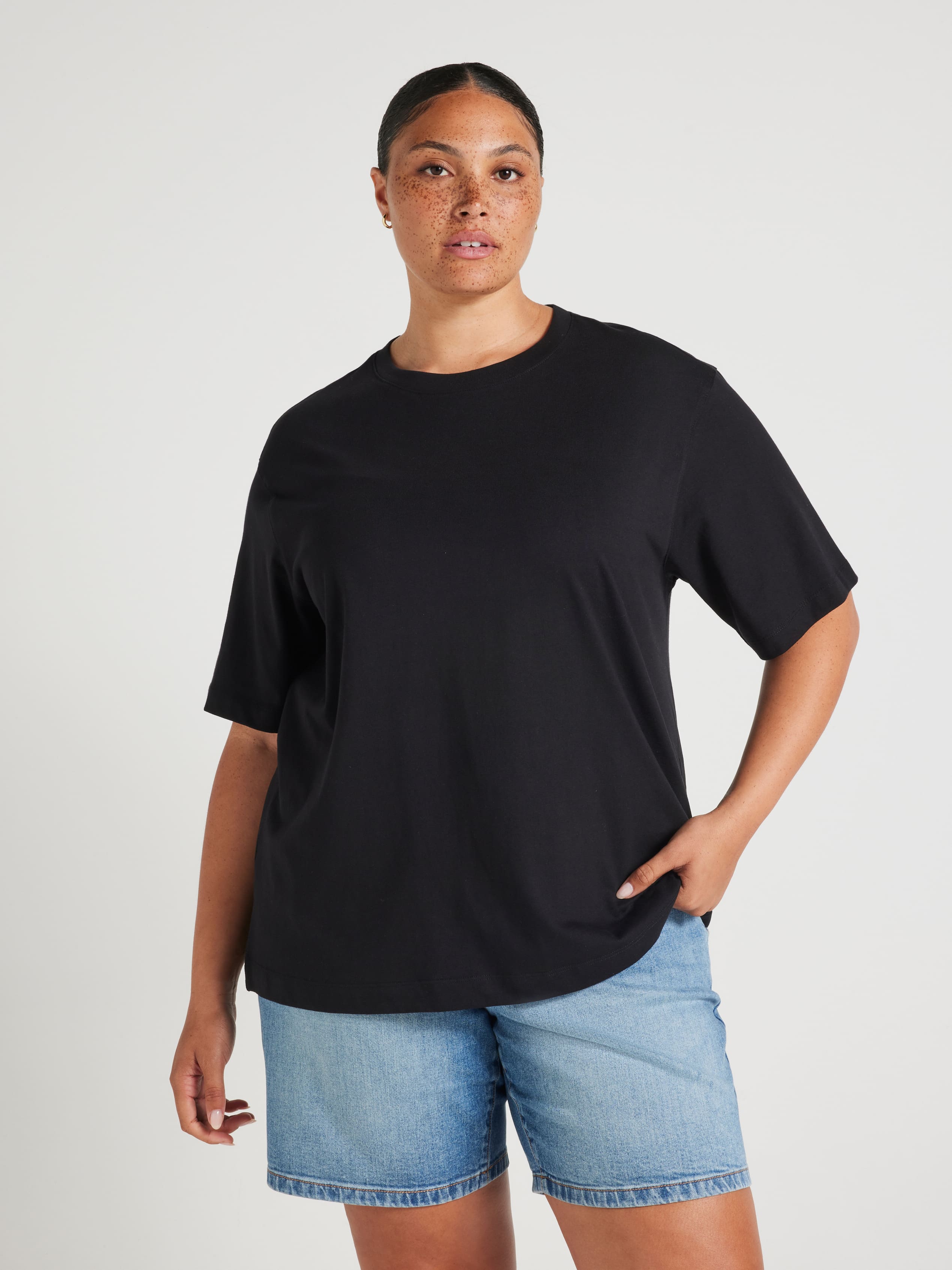 Curve Signature Tee