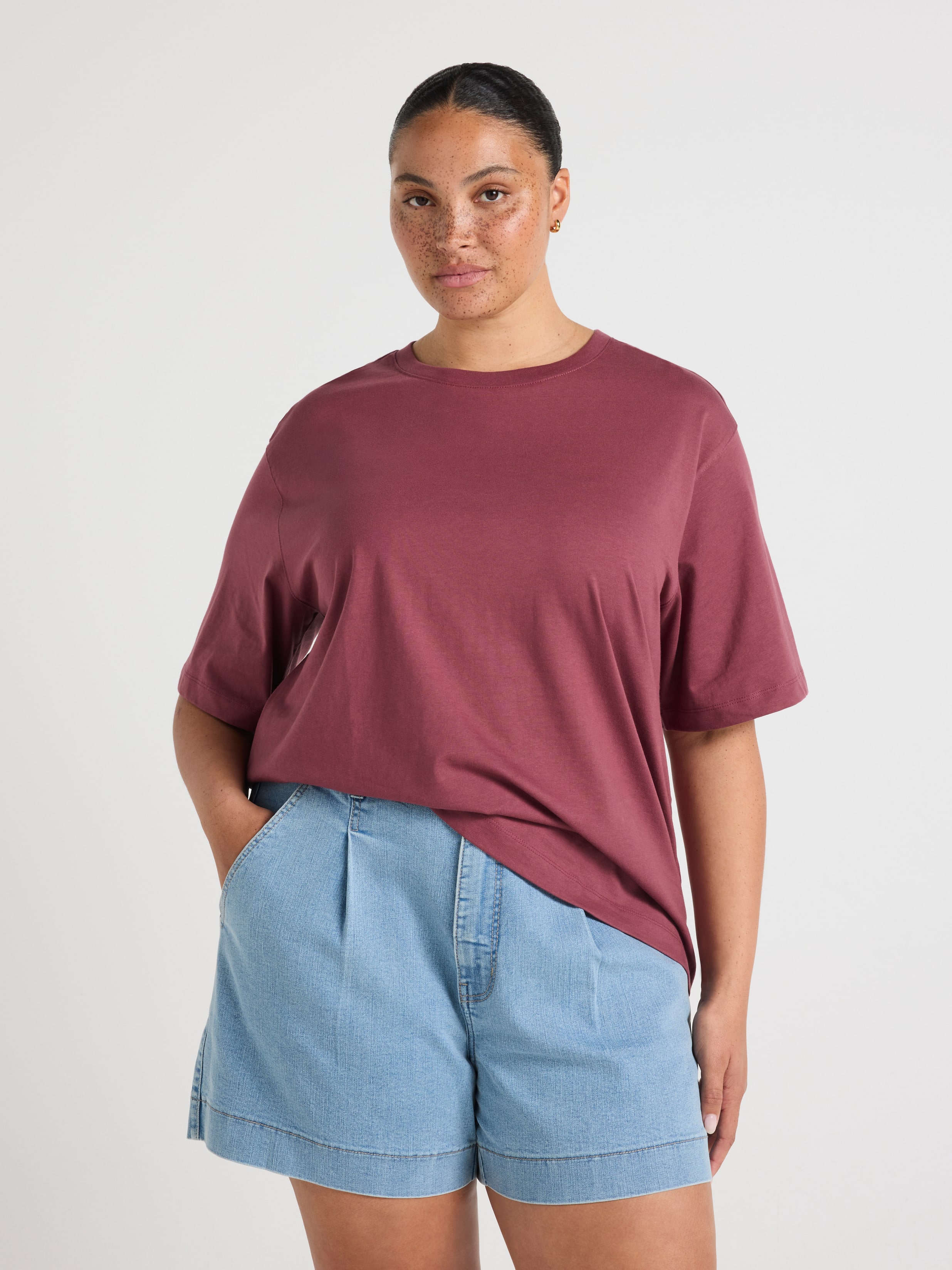 Curve Signature Tee