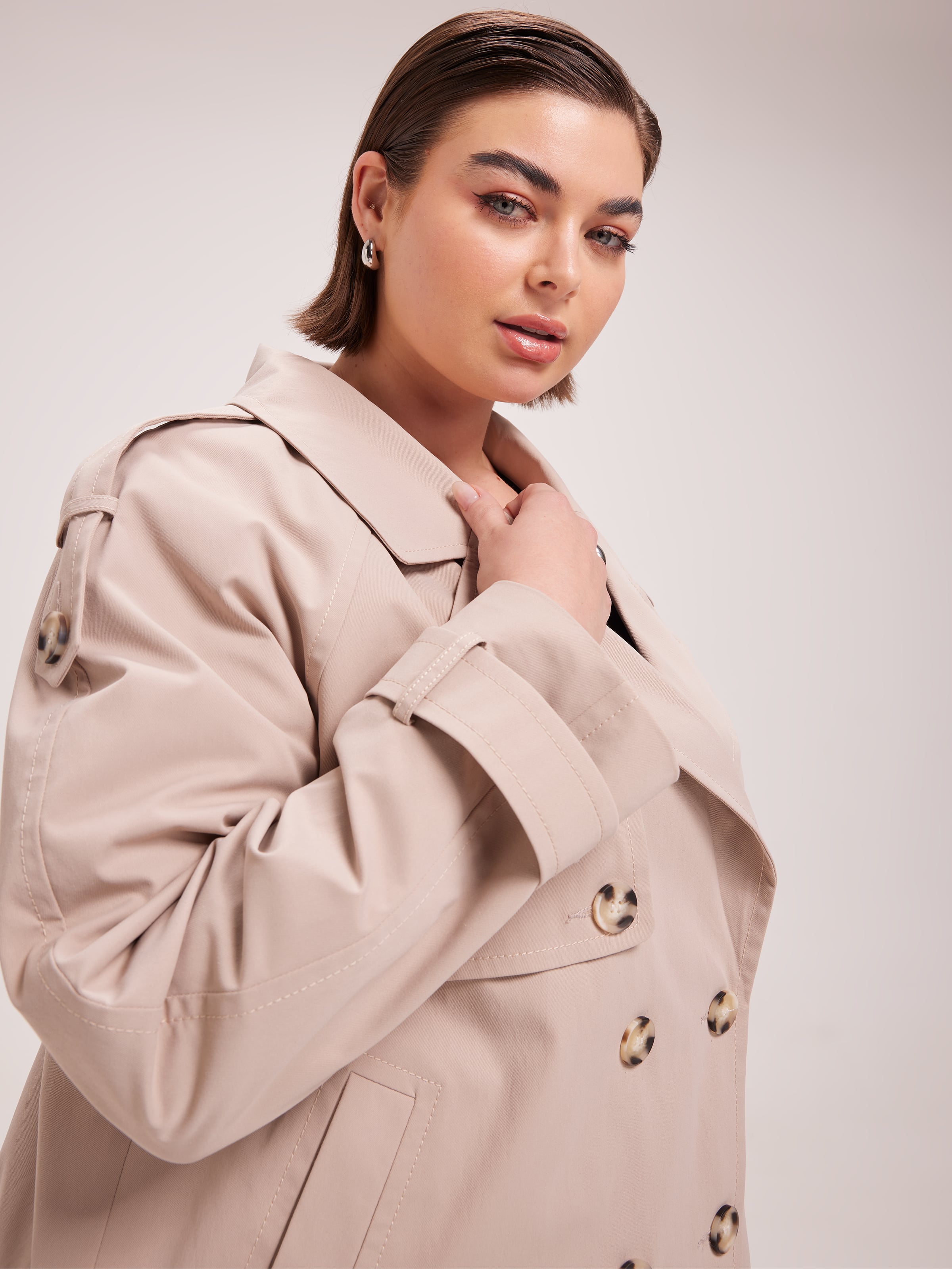 Curve Chloe Short Trench