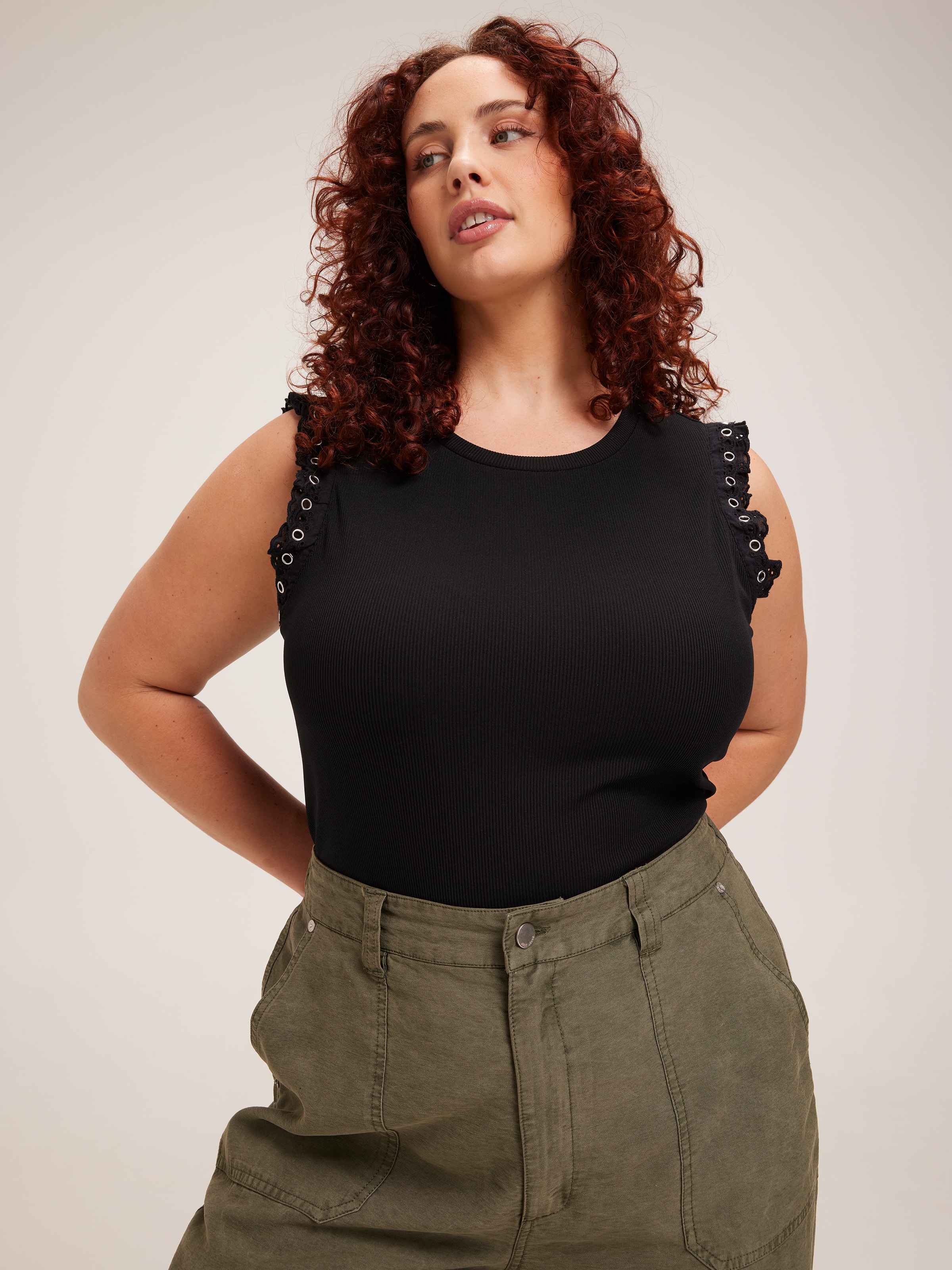 Curve Liv Eyelet Top