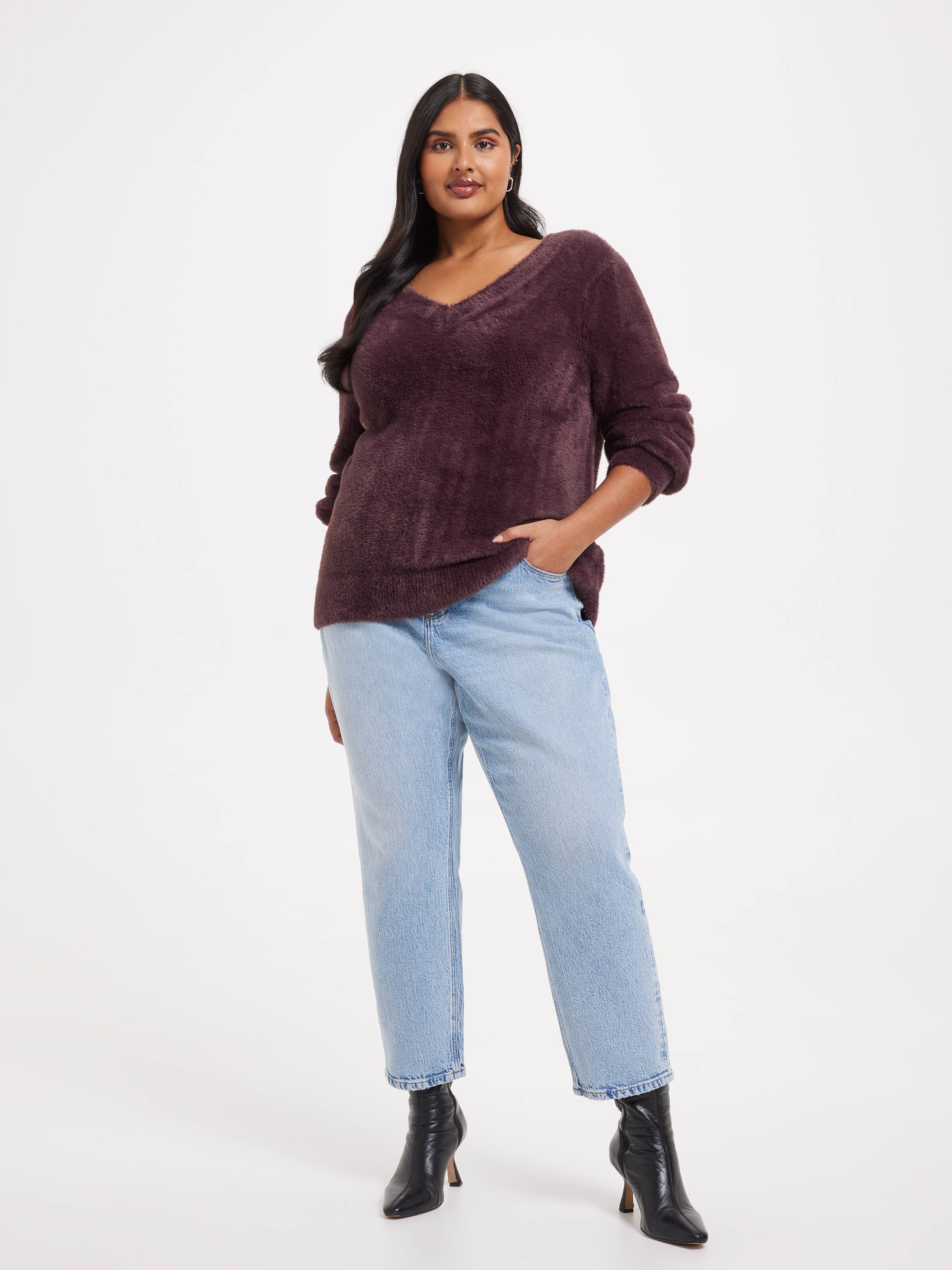 Curve Delilah V-Neck Eyelash Pullover