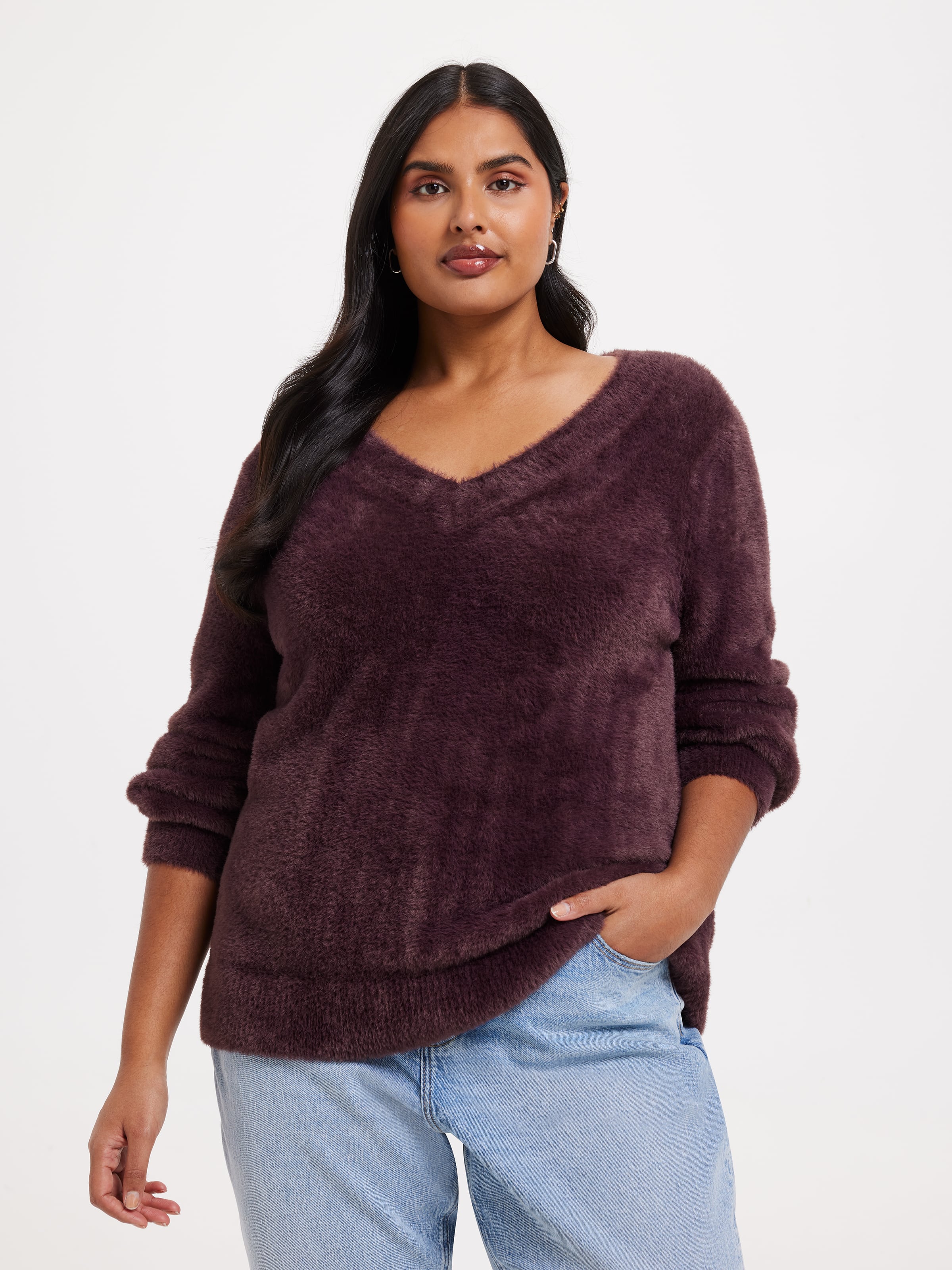 Curve Delilah V-Neck Eyelash Pullover