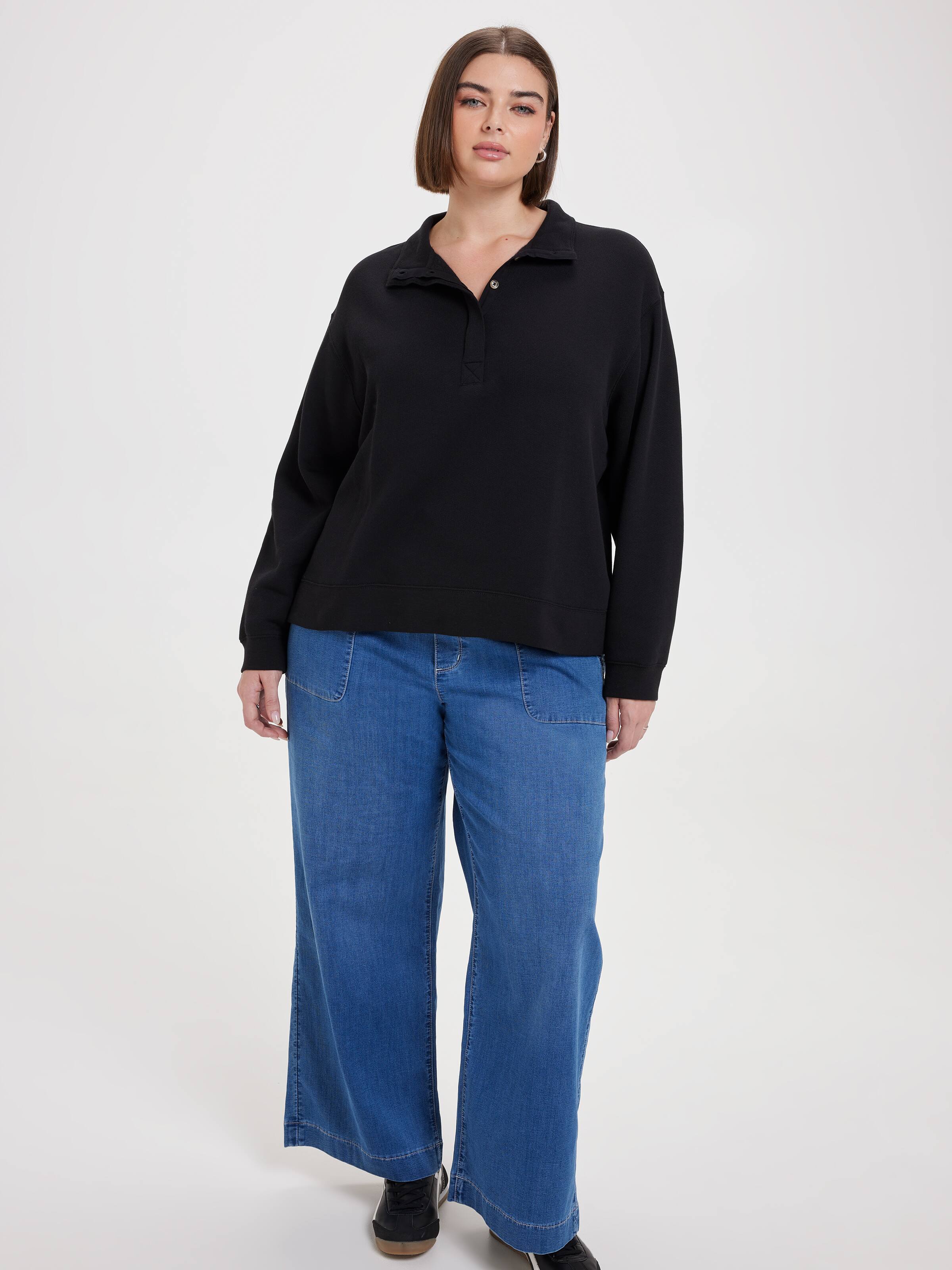 Curve Phoebe Button Sweat