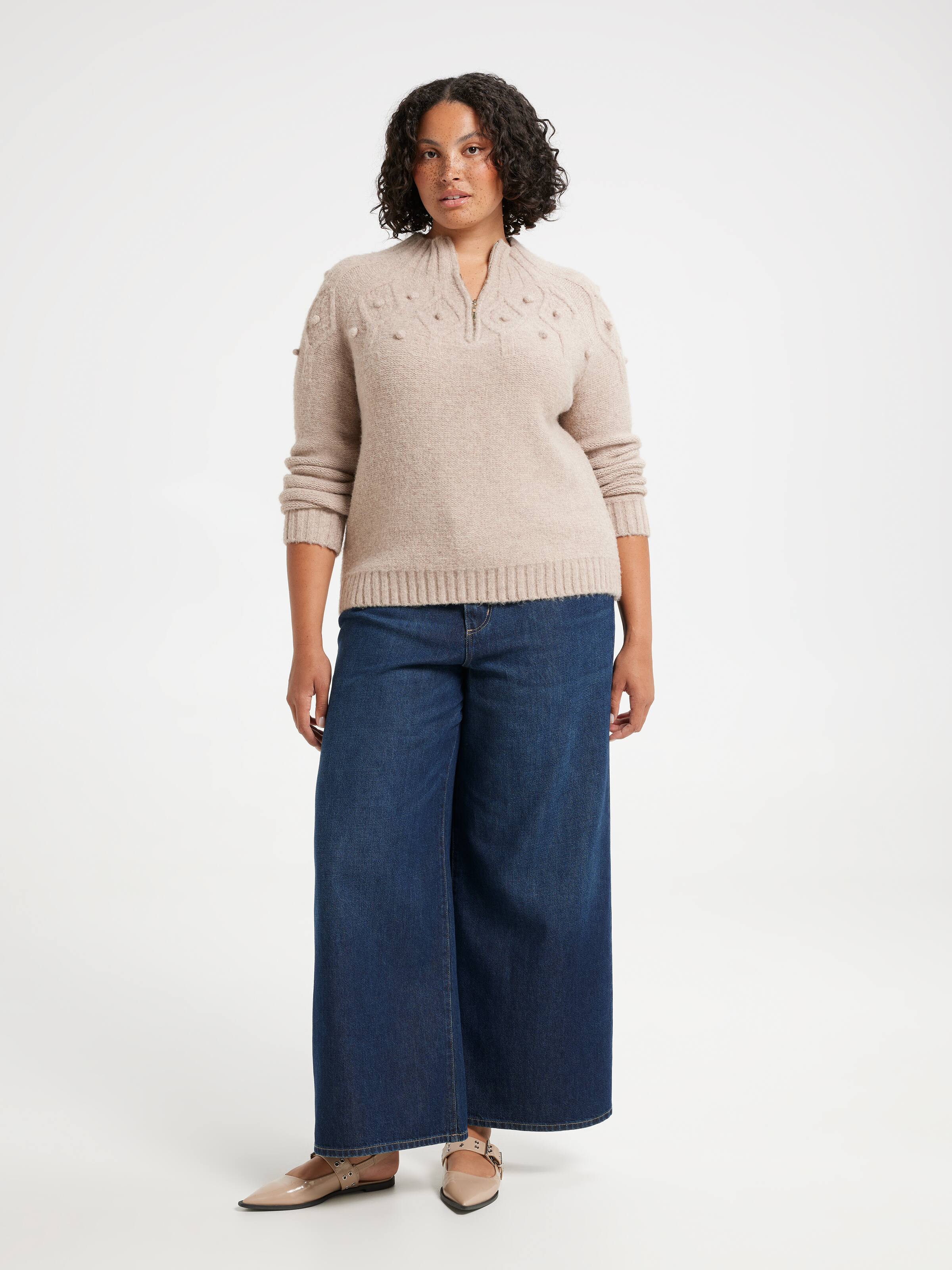 Curve Iris Zip Neck Diamond Pullover
